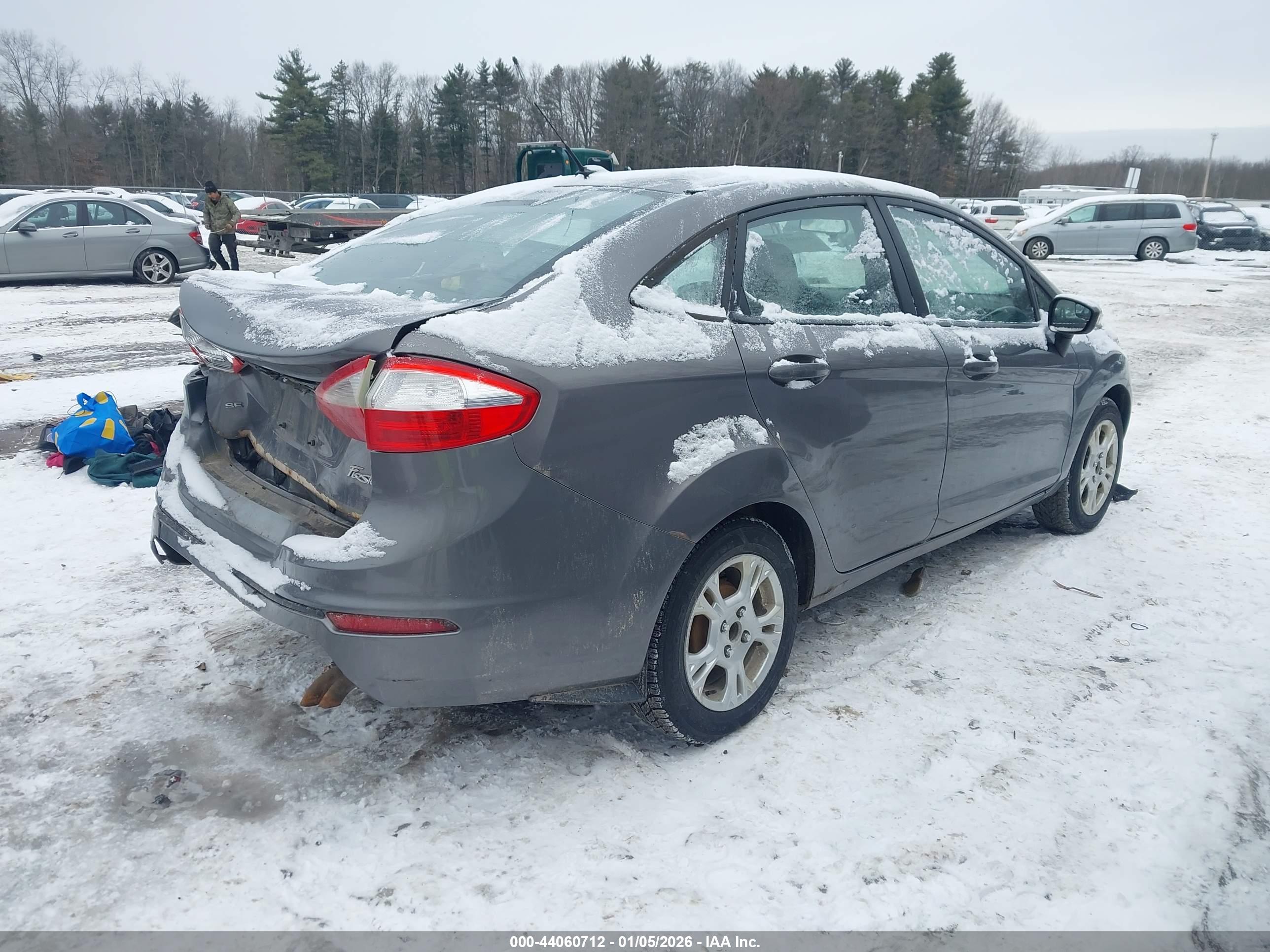 FORD FIESTA image 4