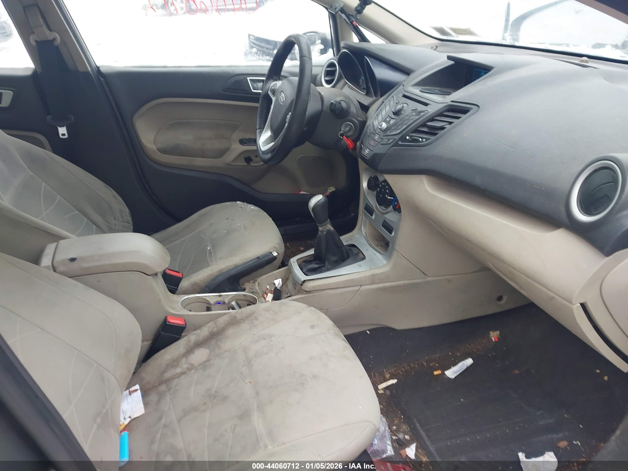 FORD FIESTA image 5