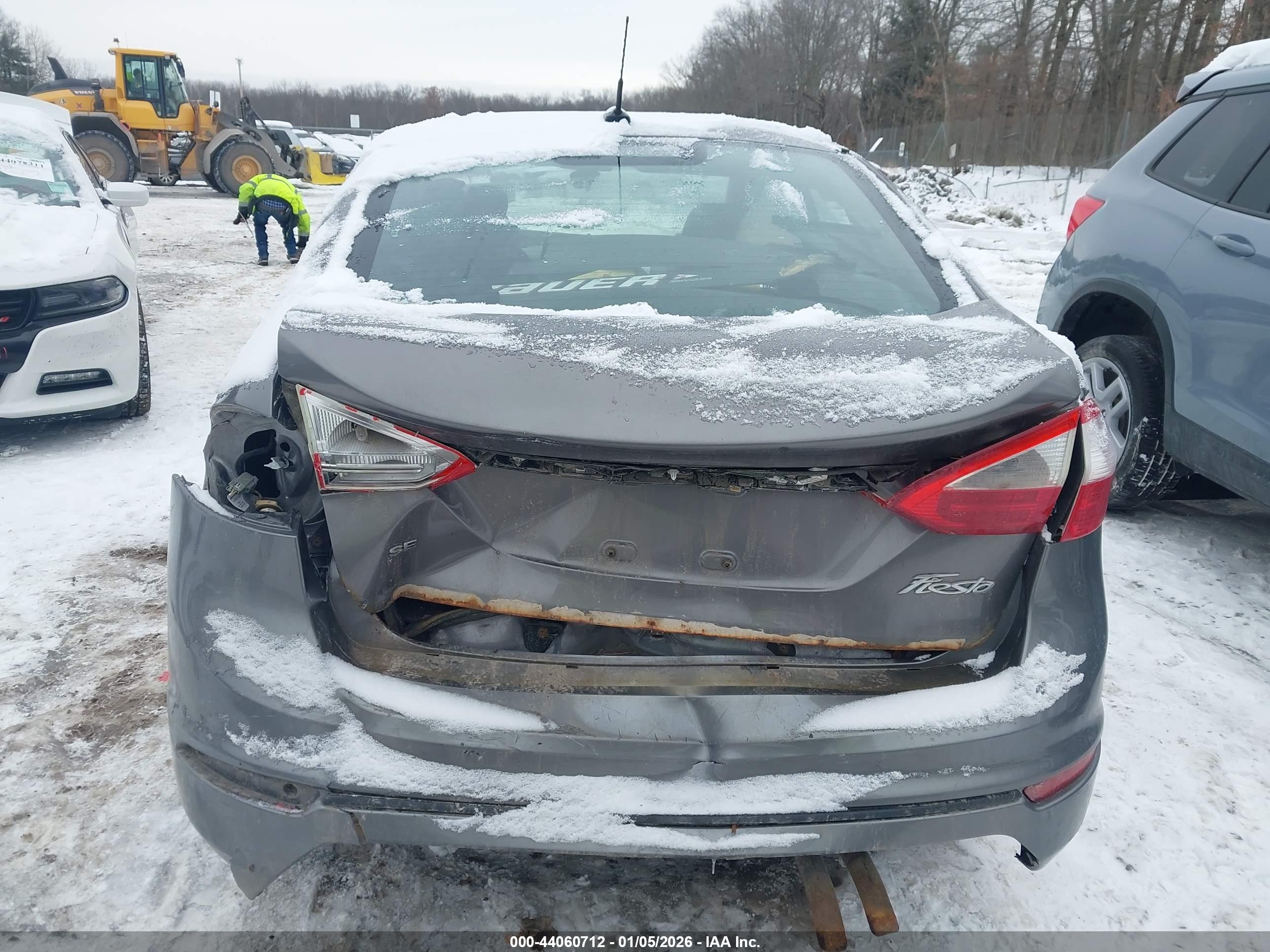 FORD FIESTA image 6