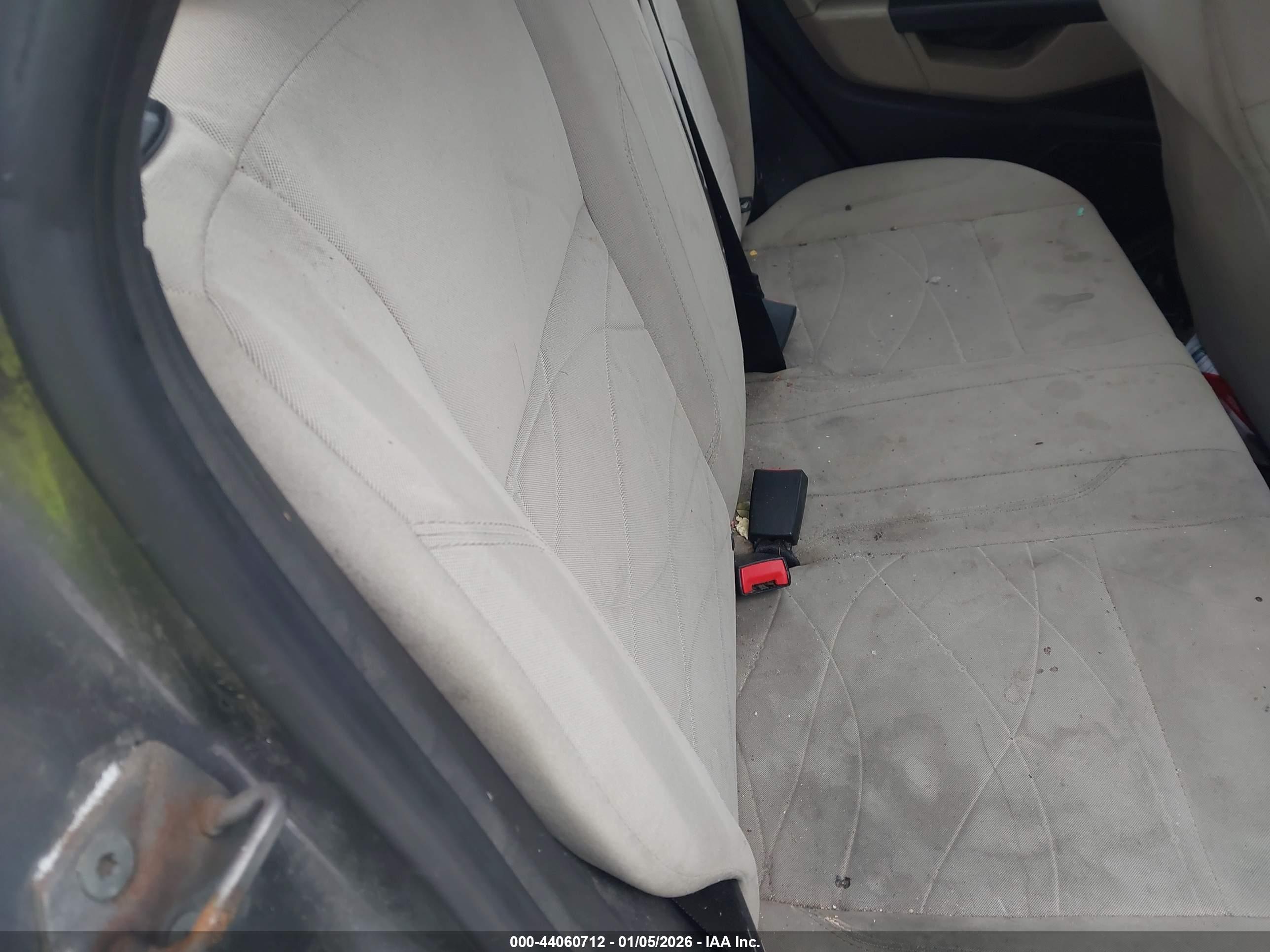 FORD FIESTA image 8