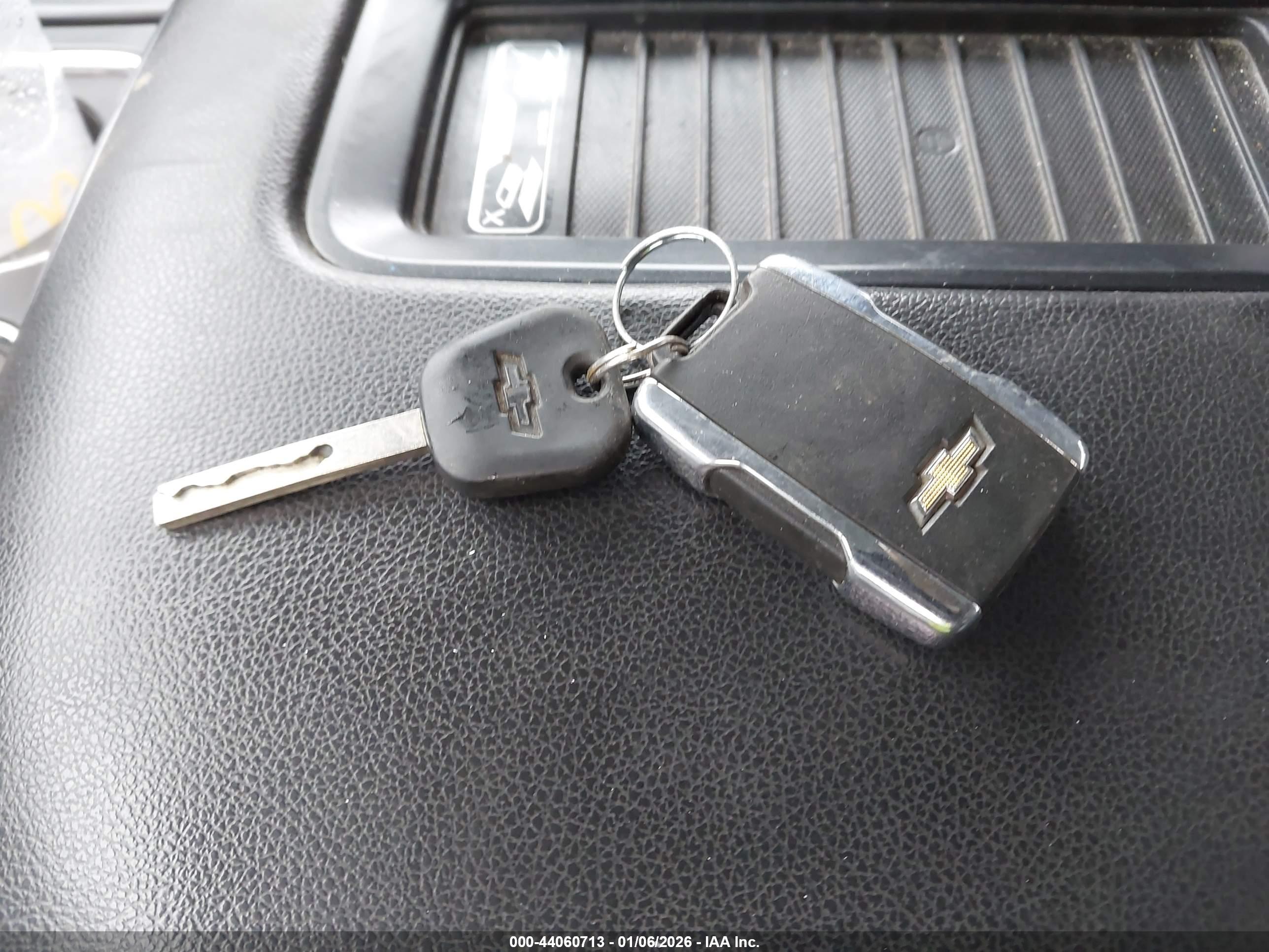CHEVROLET SILVERADO image 11