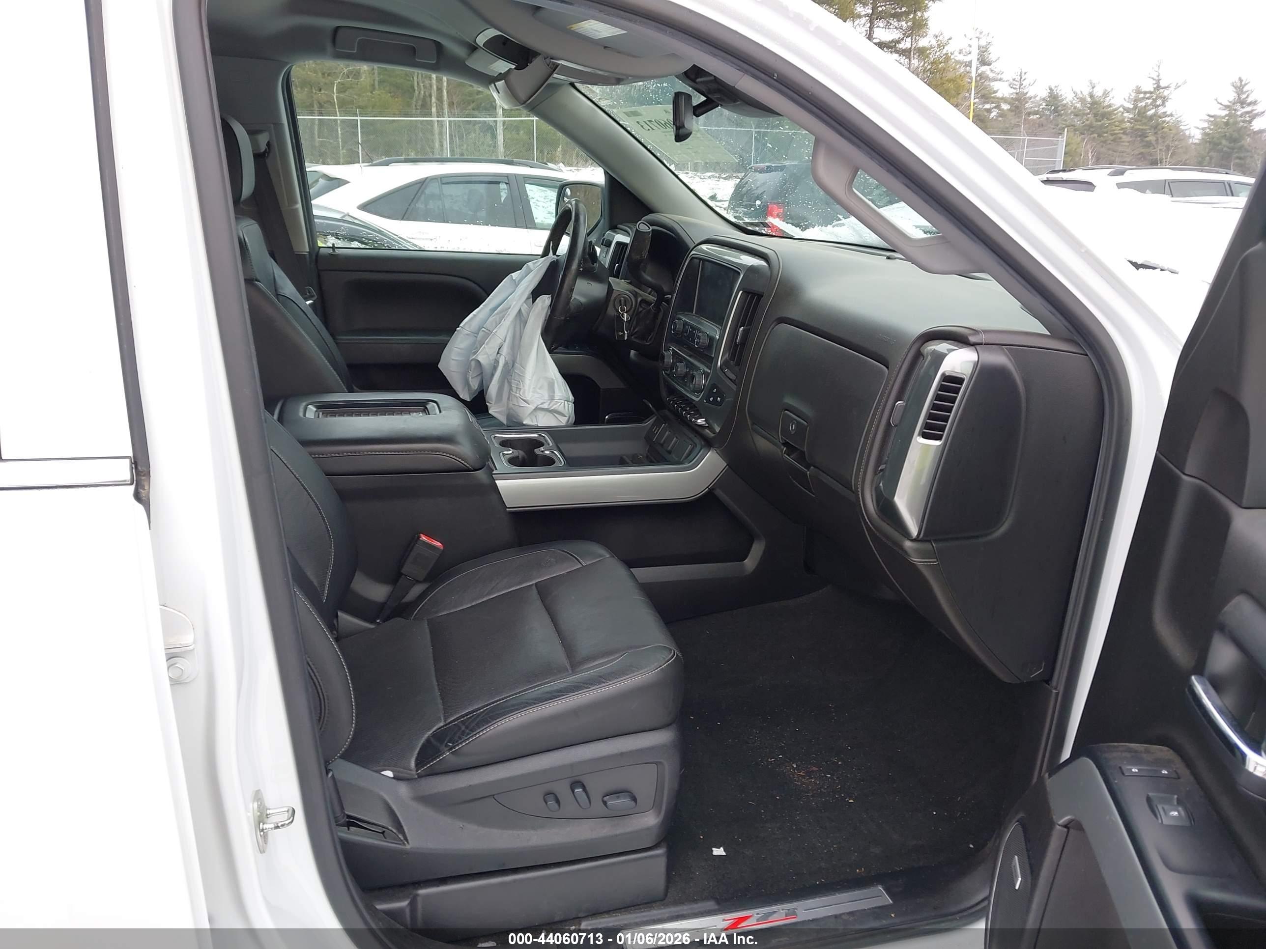 CHEVROLET SILVERADO image 5