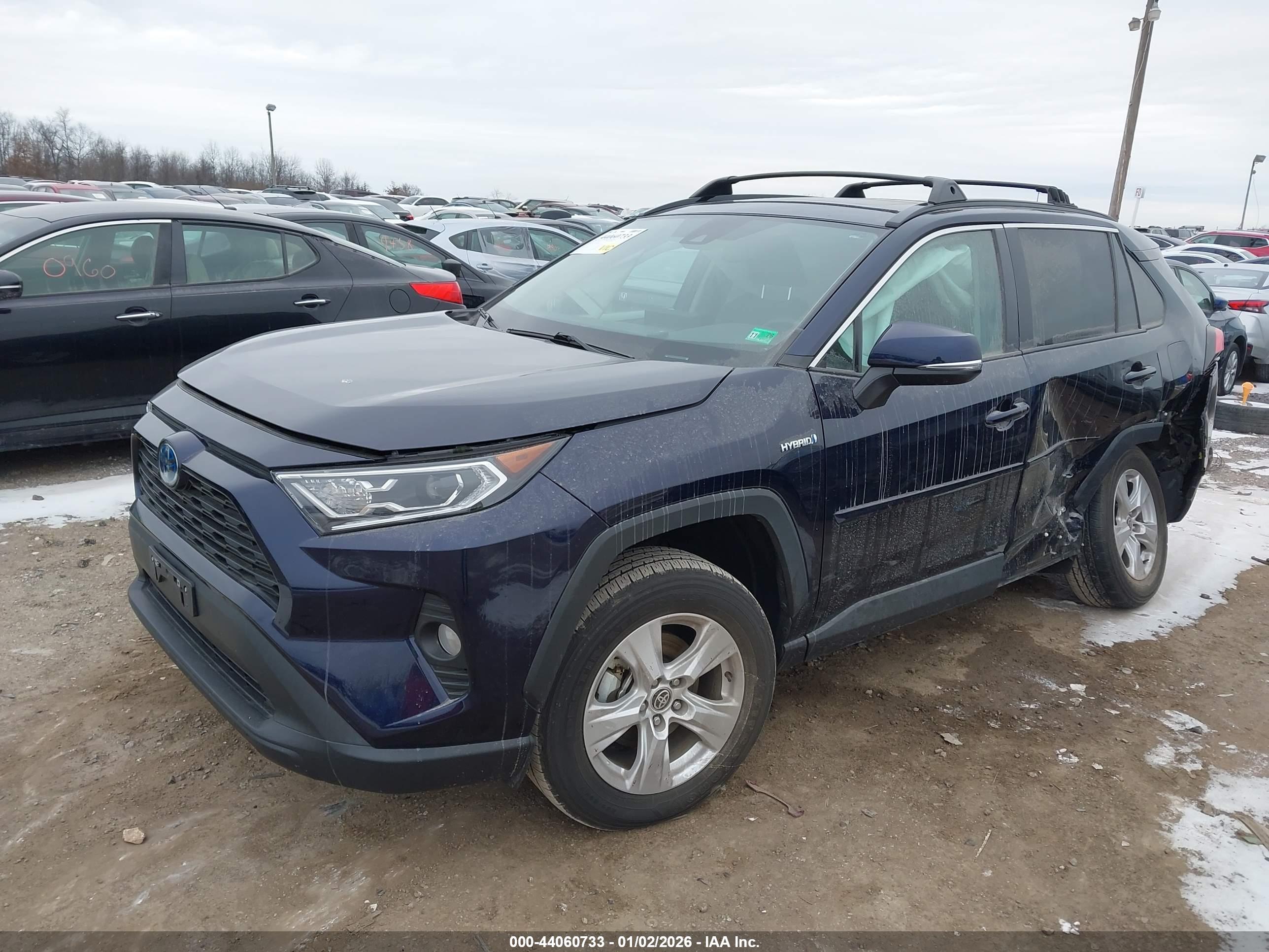 TOYOTA RAV4 image 2
