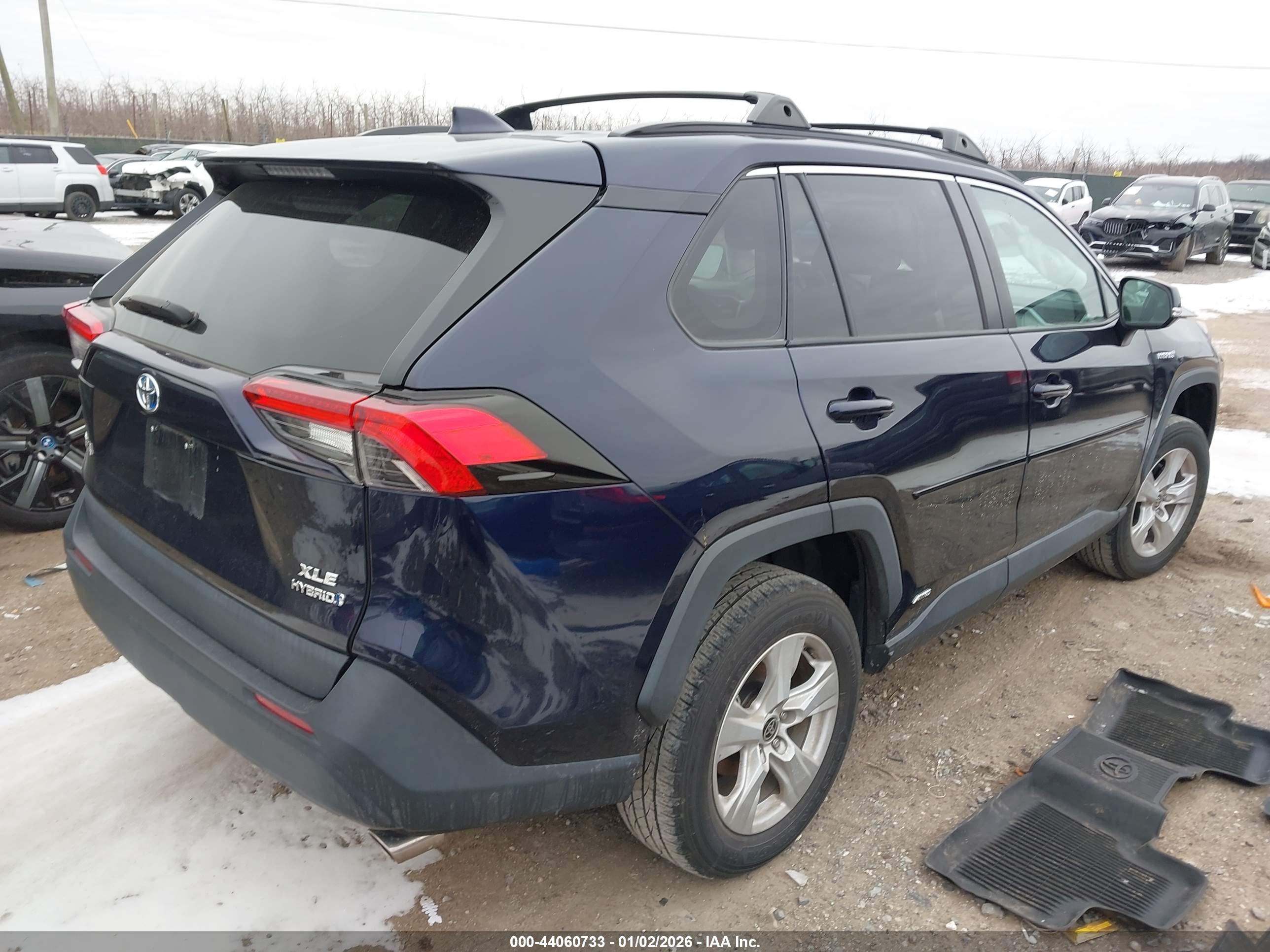 TOYOTA RAV4 image 4