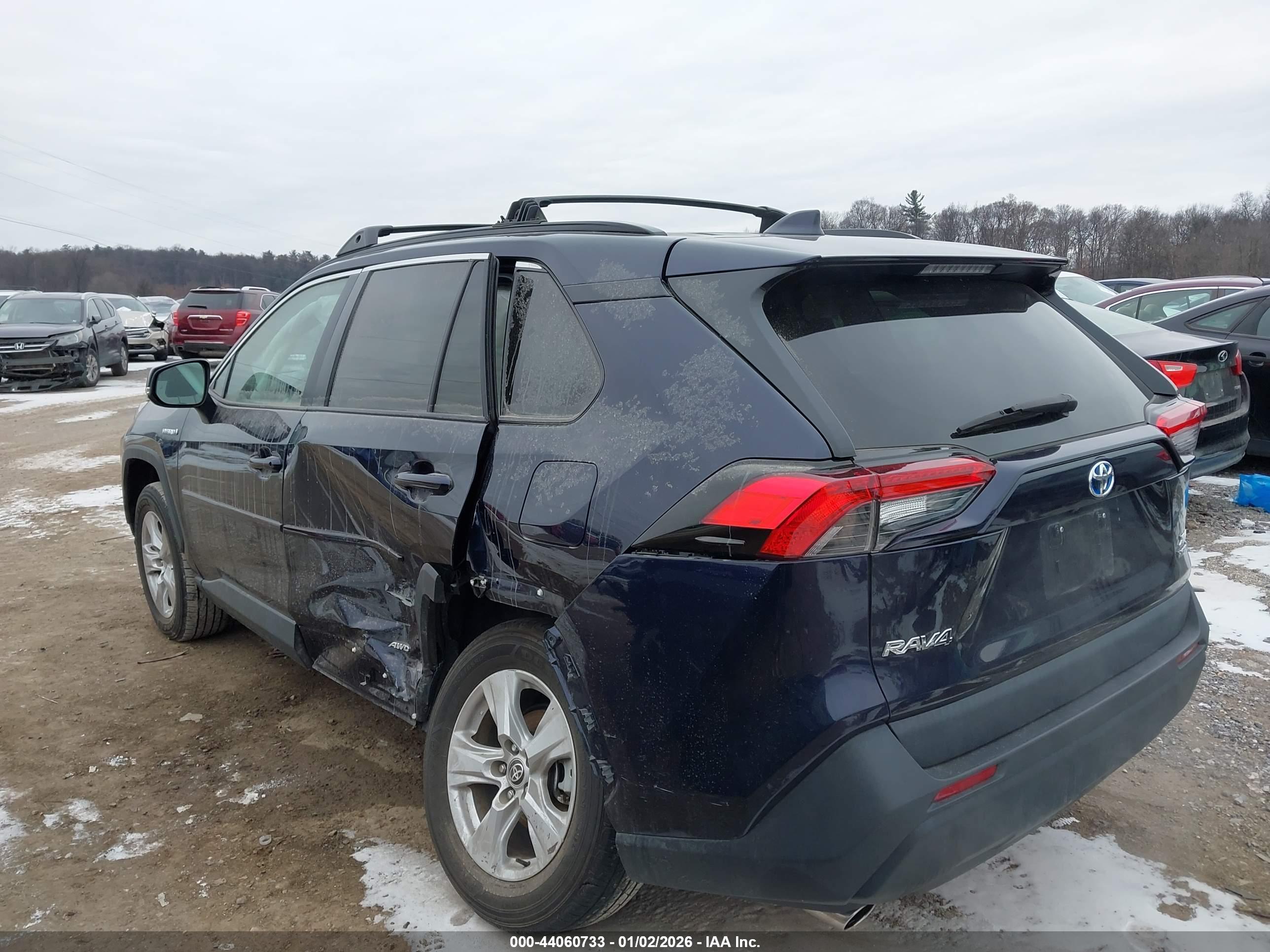 TOYOTA RAV4 image 6