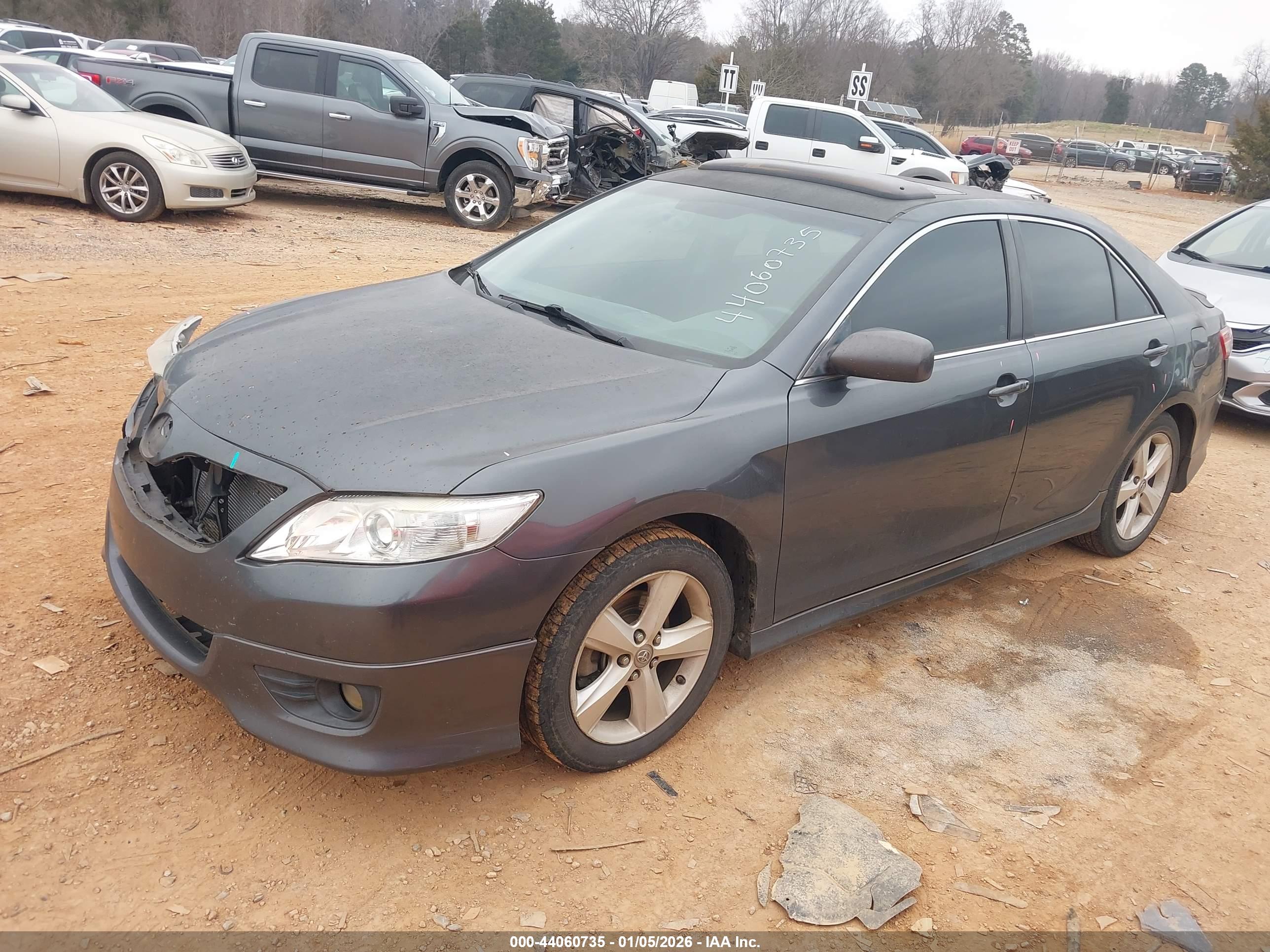 TOYOTA CAMRY image 2