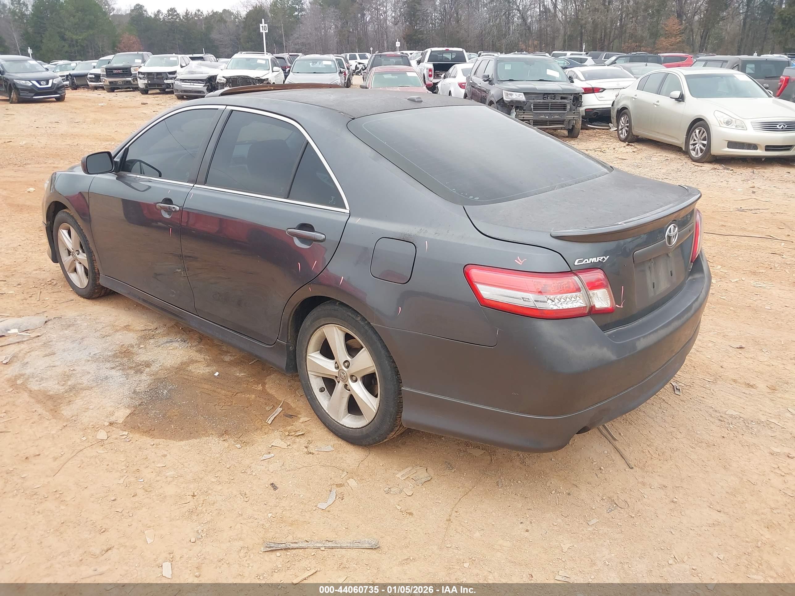 TOYOTA CAMRY image 3