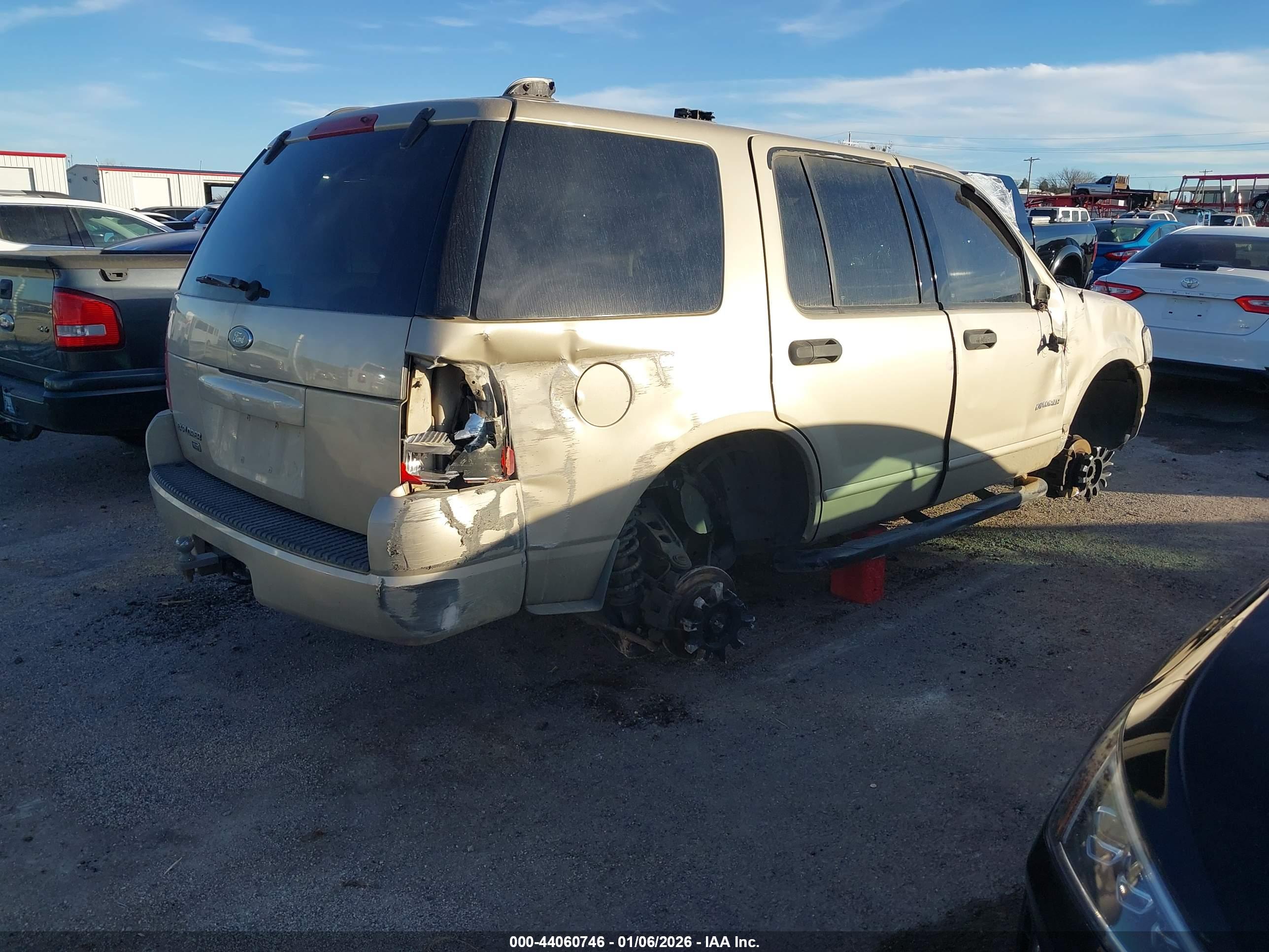 FORD EXPLORER image 4