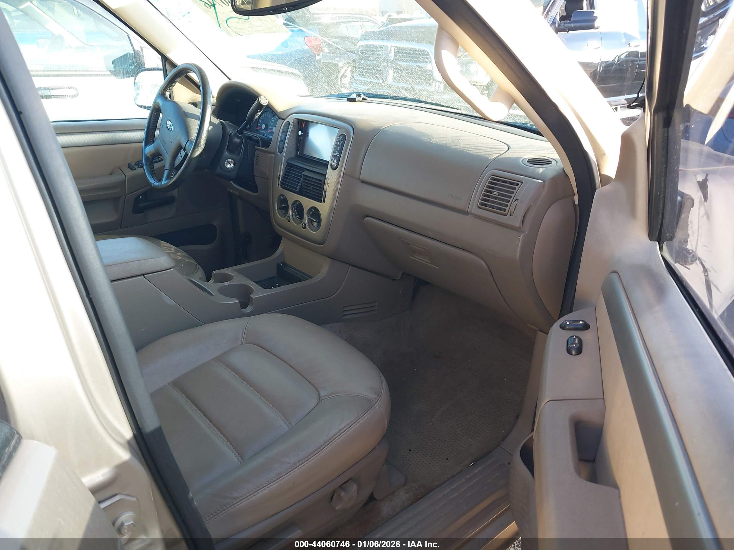 FORD EXPLORER image 5