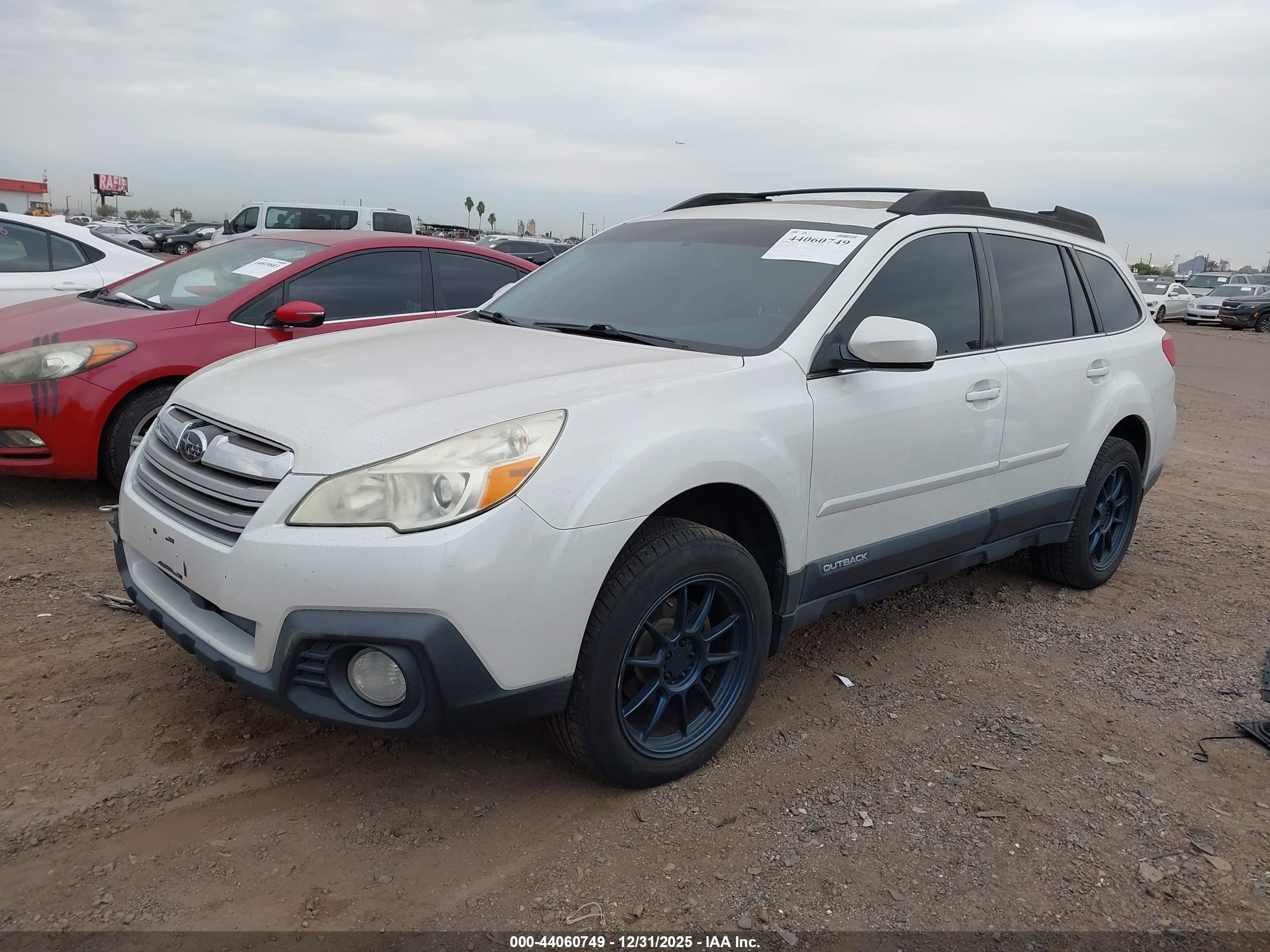 SUBARU OUTBACK image 2