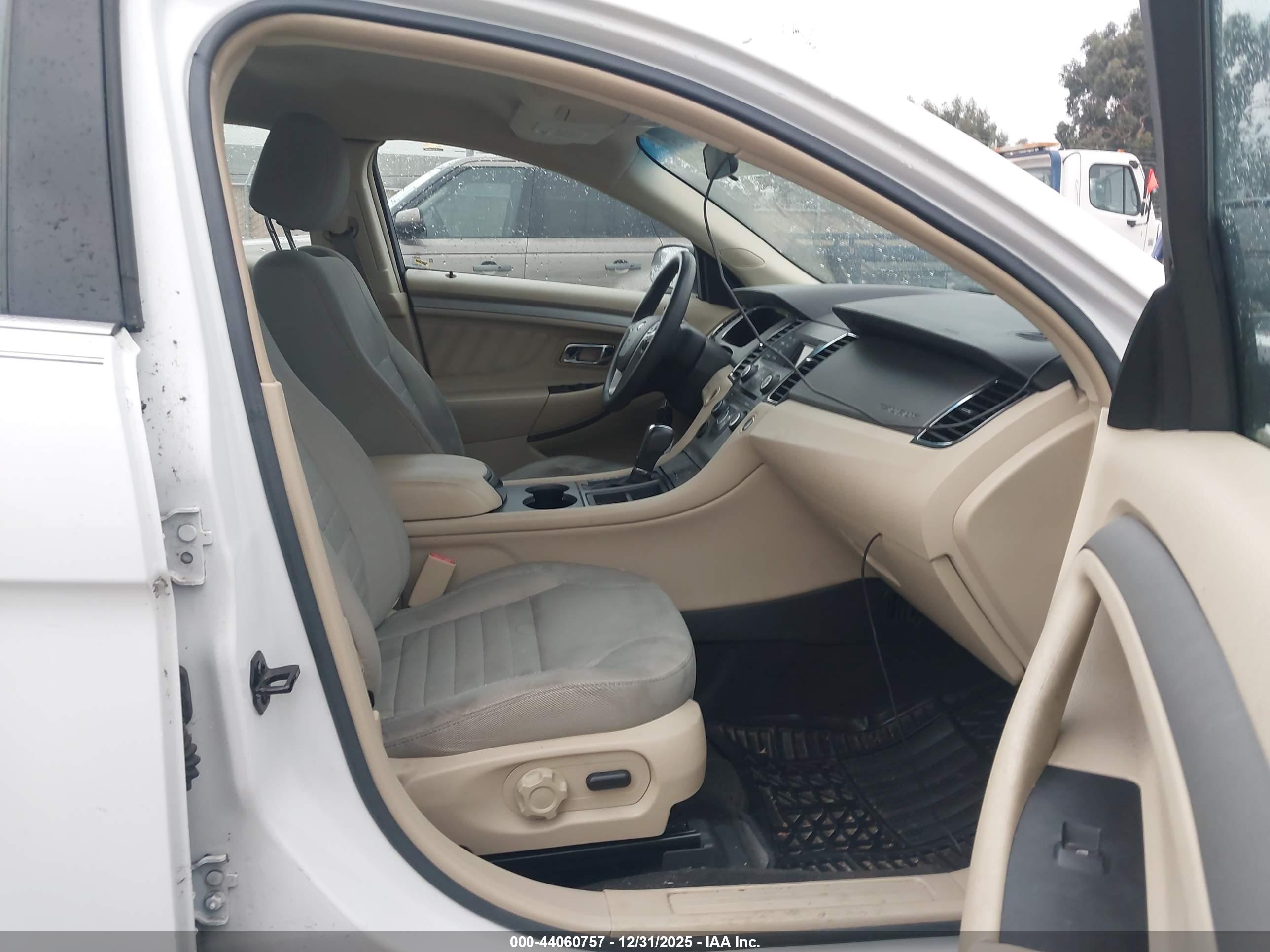 FORD TAURUS image 5