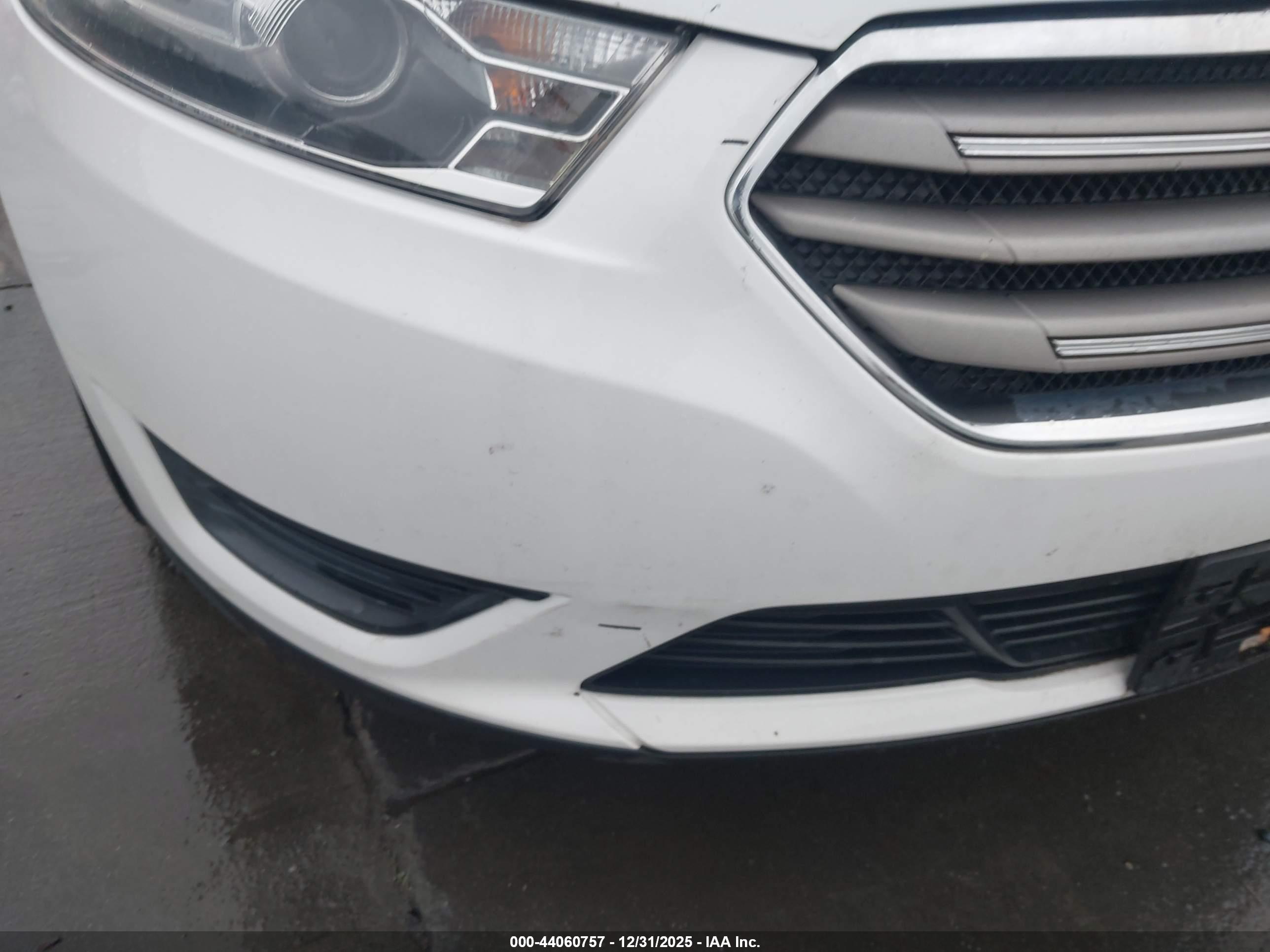 FORD TAURUS image 6
