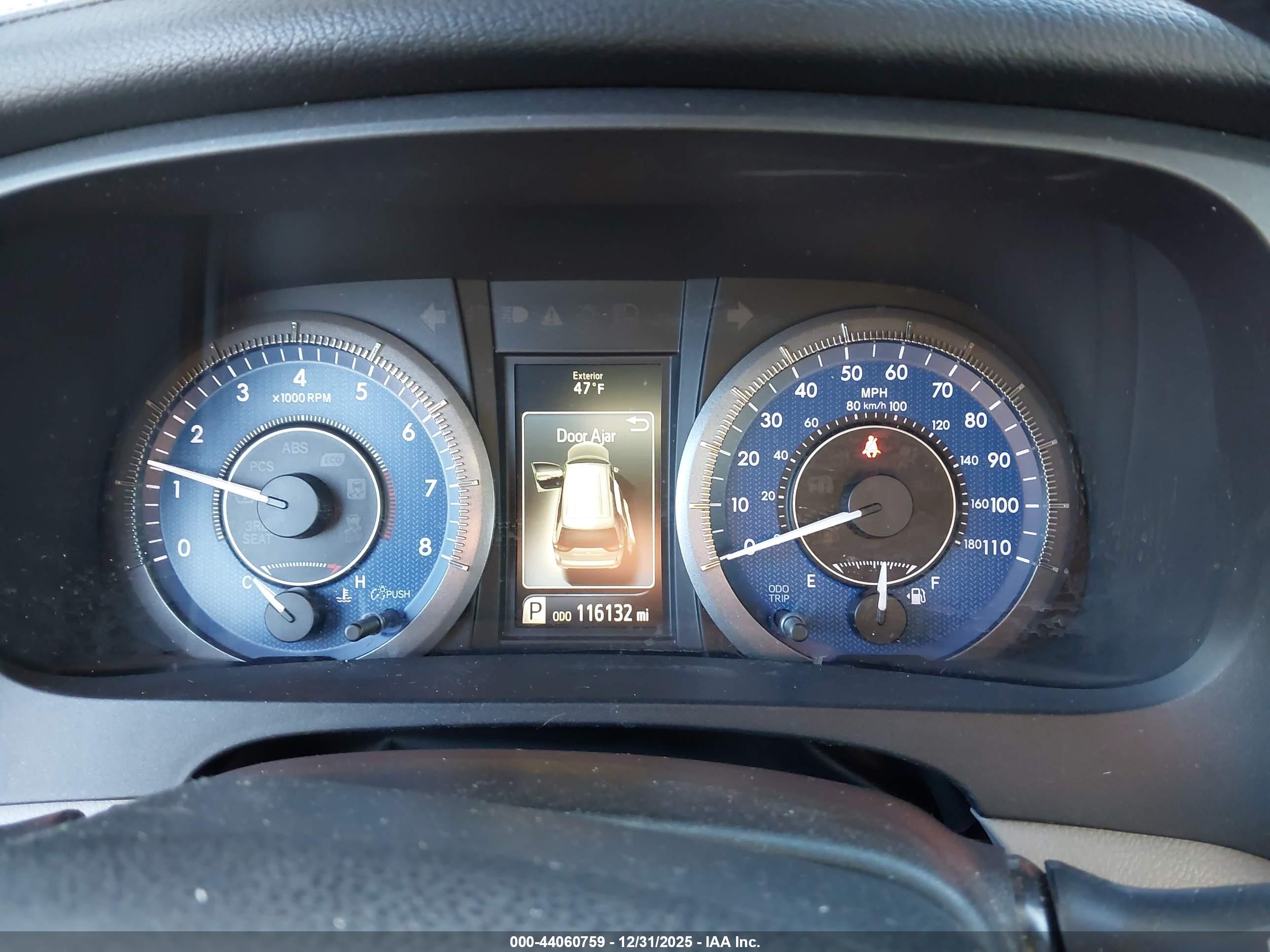 TOYOTA SIENNA image 7