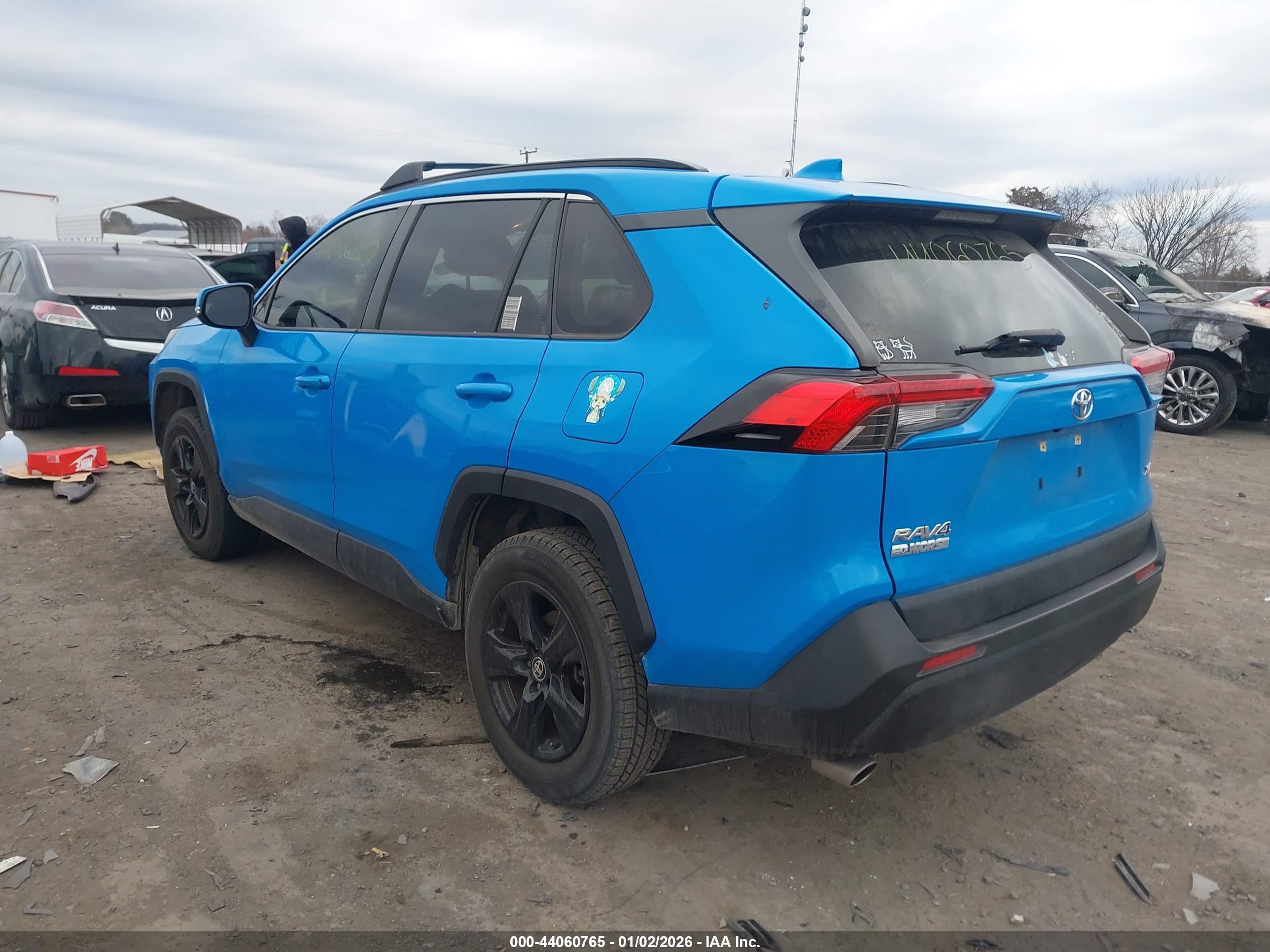 TOYOTA RAV4 image 3