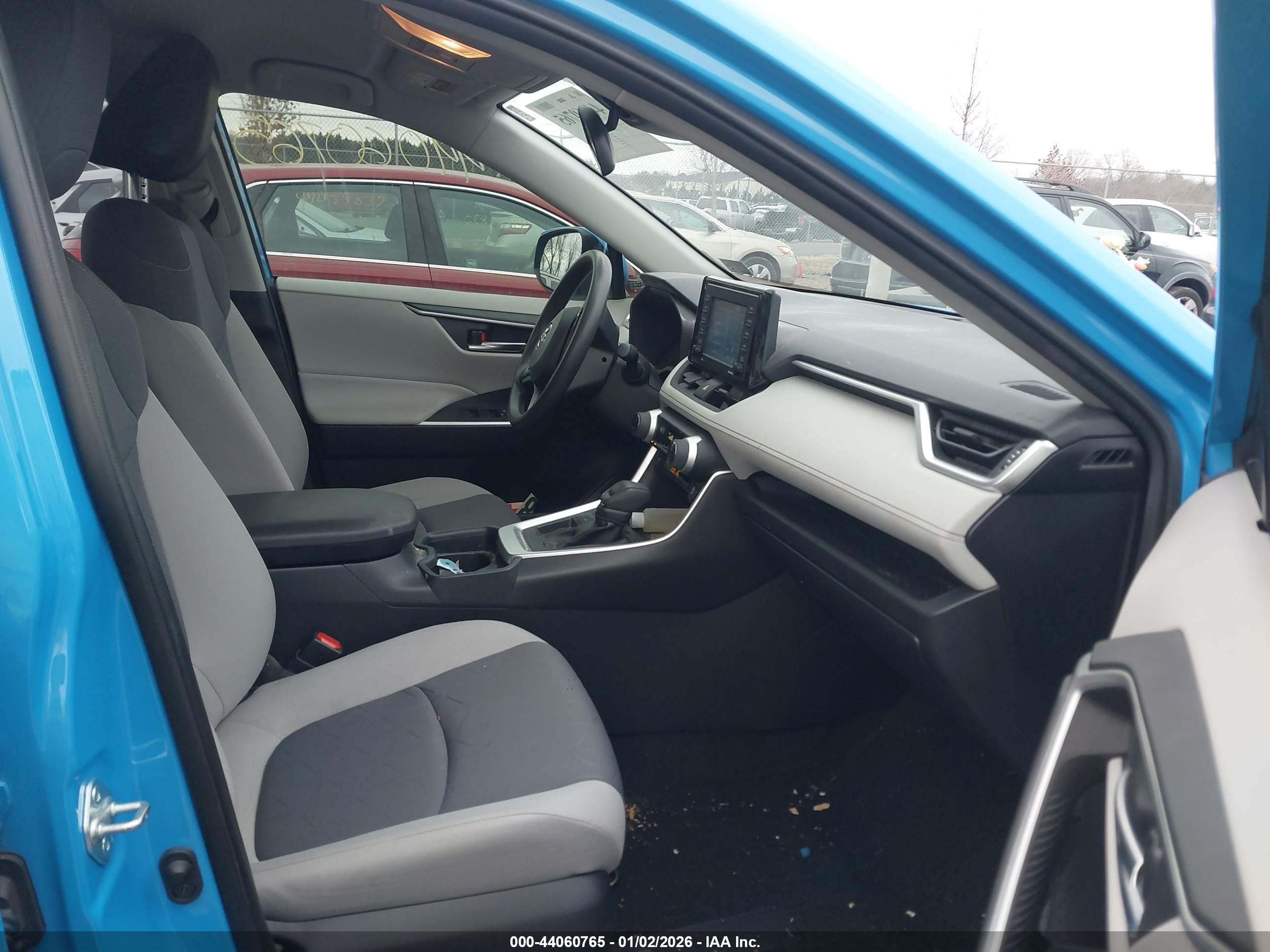 TOYOTA RAV4 image 5