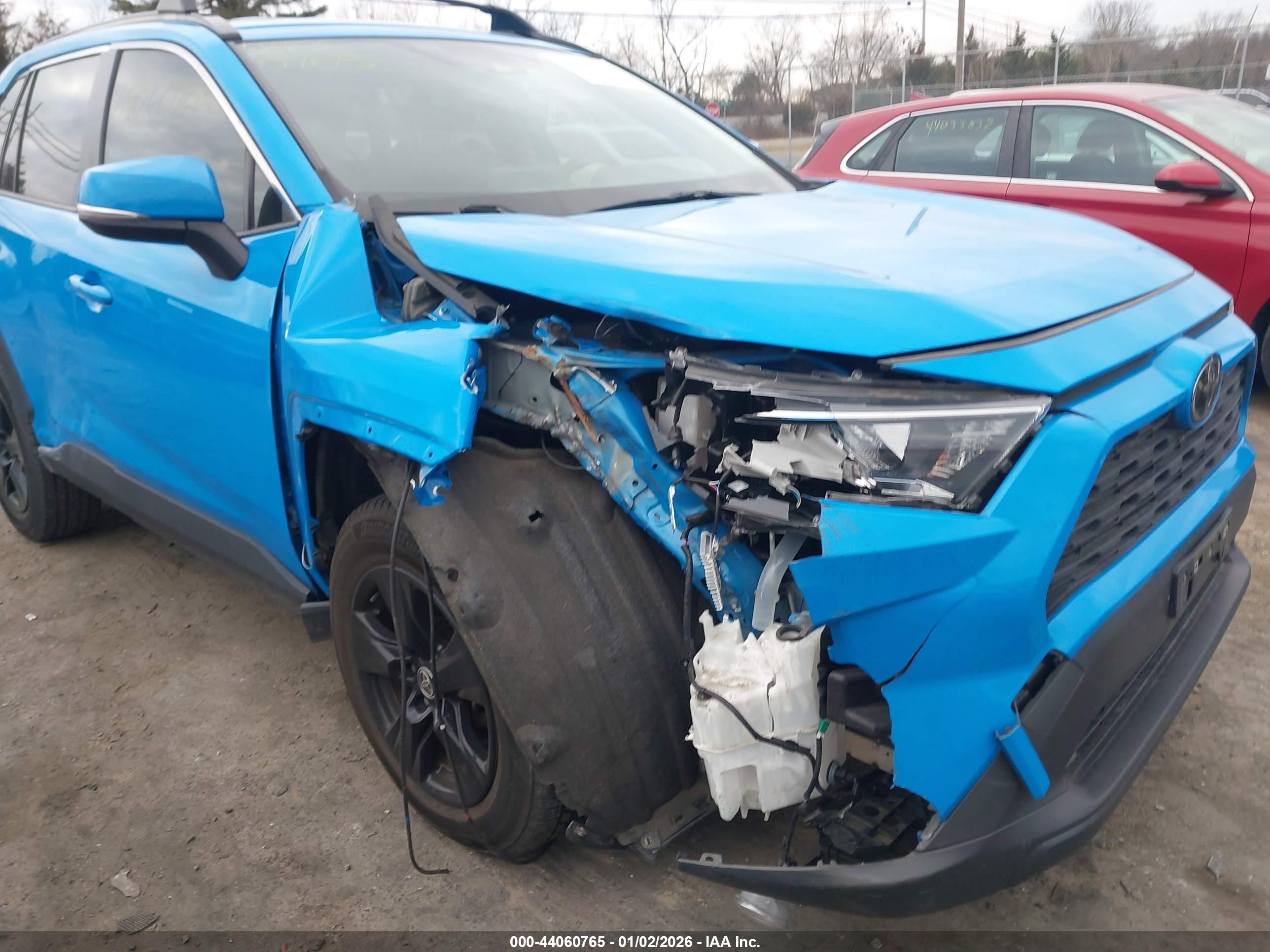 TOYOTA RAV4 image 6