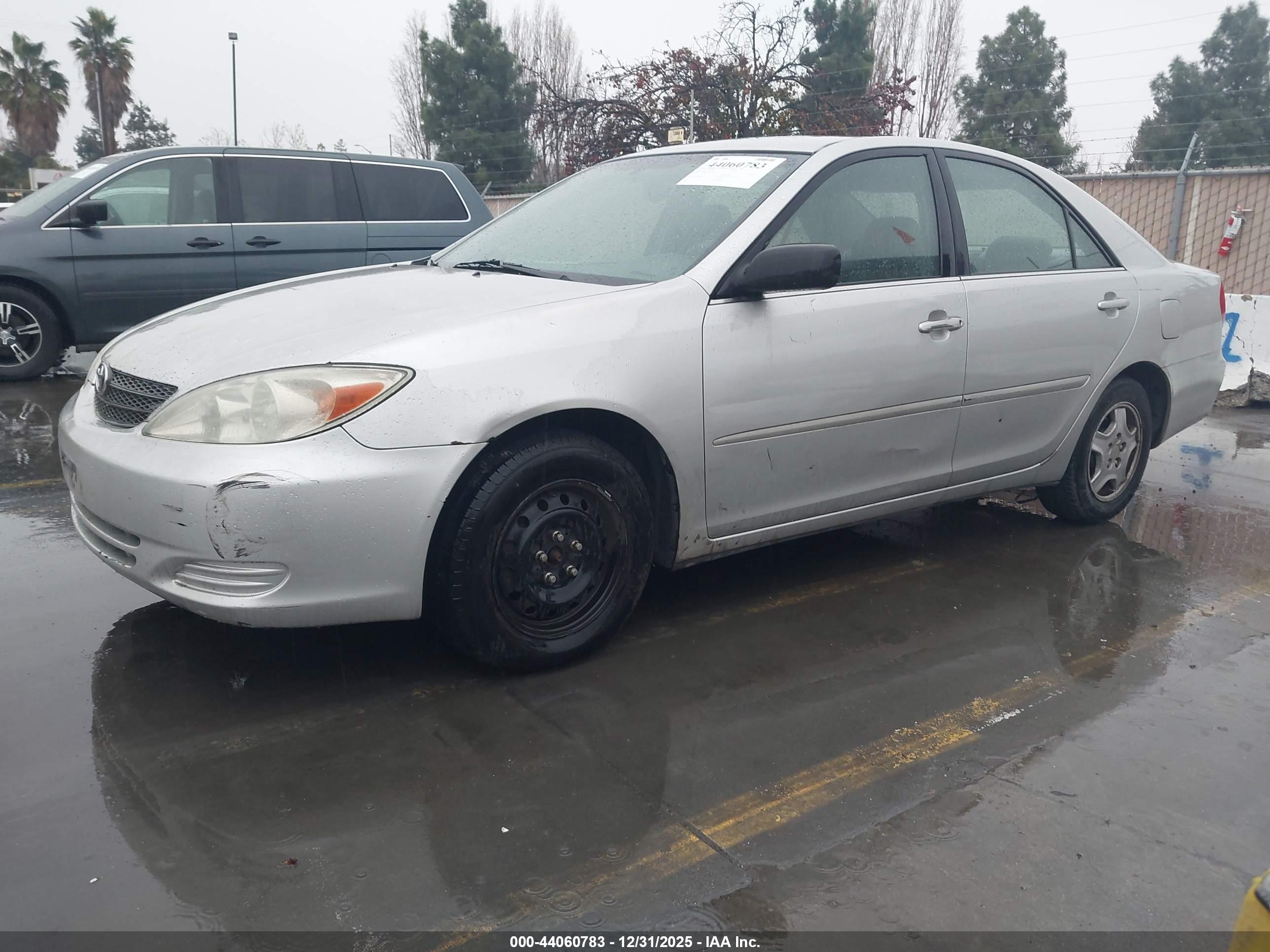 TOYOTA CAMRY image 2
