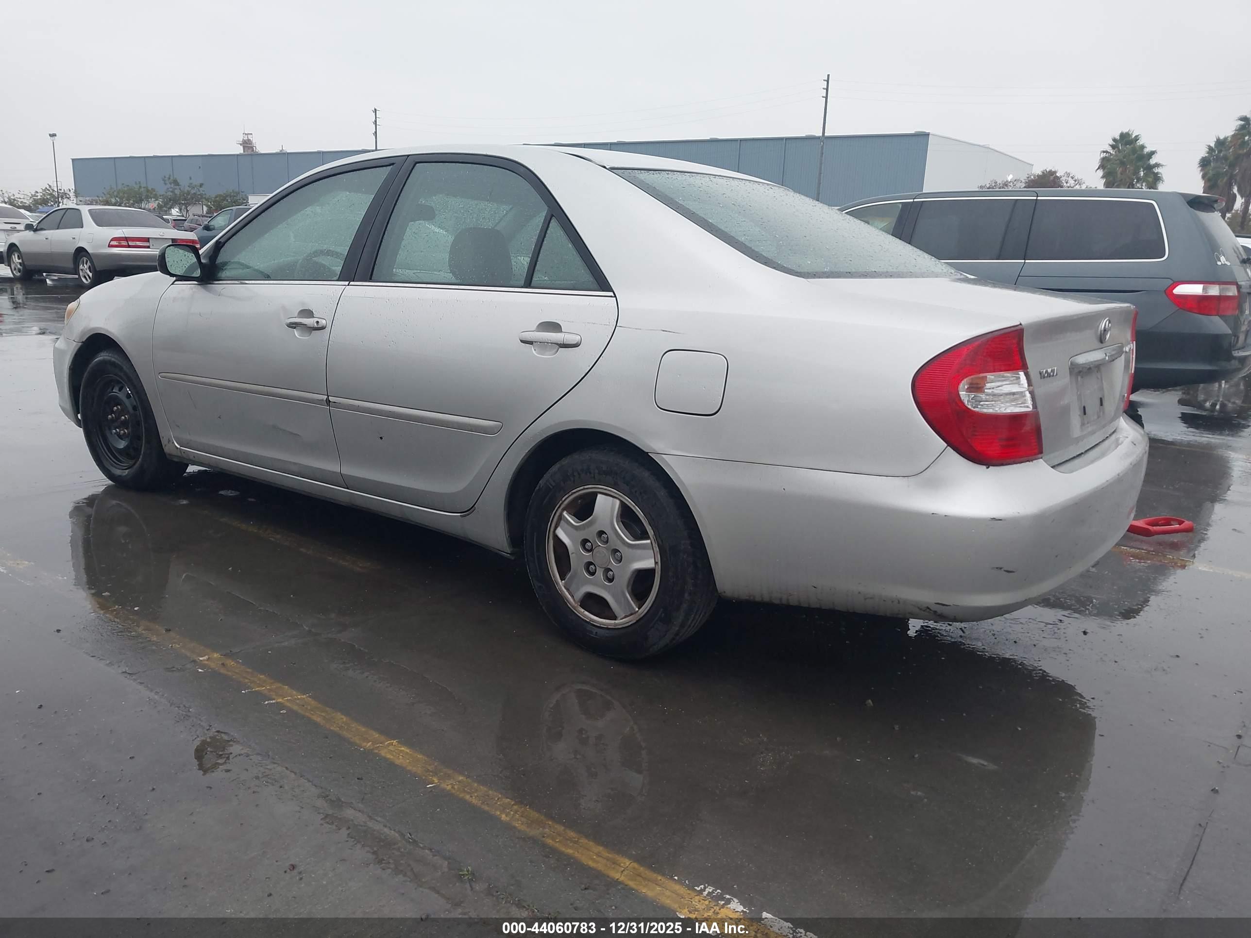 TOYOTA CAMRY image 3