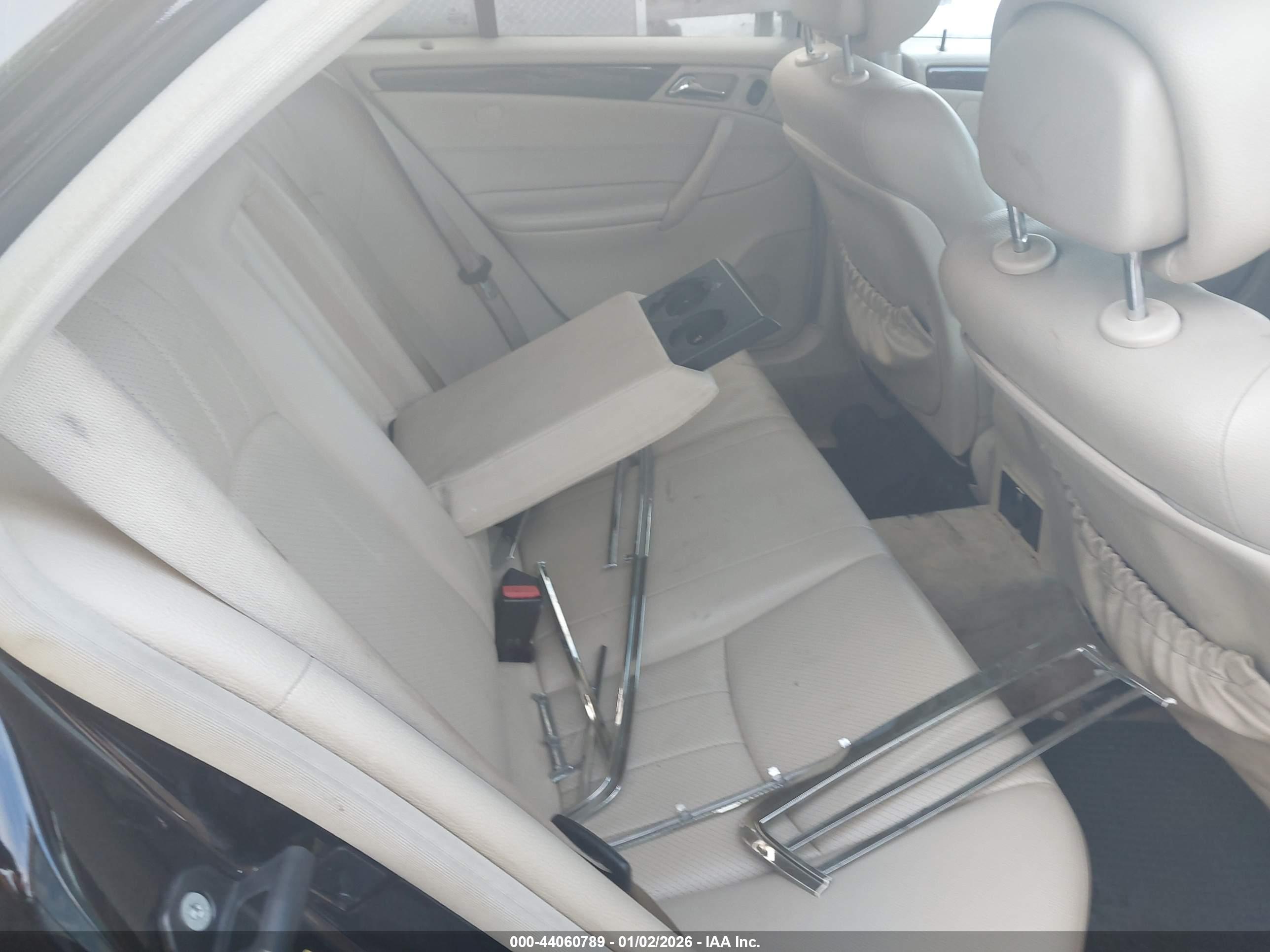 MERCEDES-BENZ C image 8