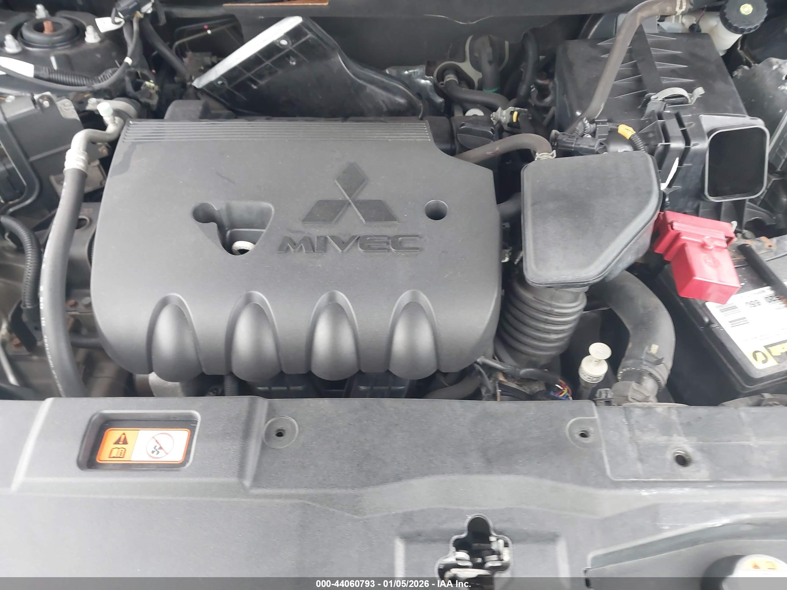 MITSUBISHI OUTLANDER image 10