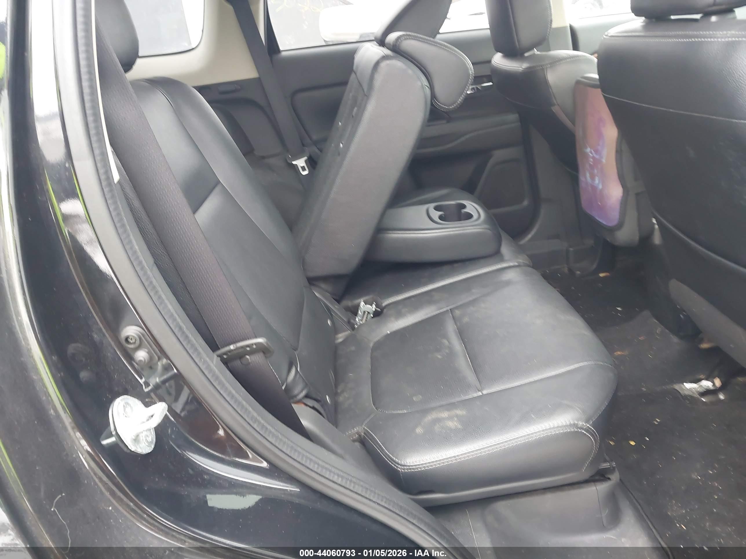 MITSUBISHI OUTLANDER image 8