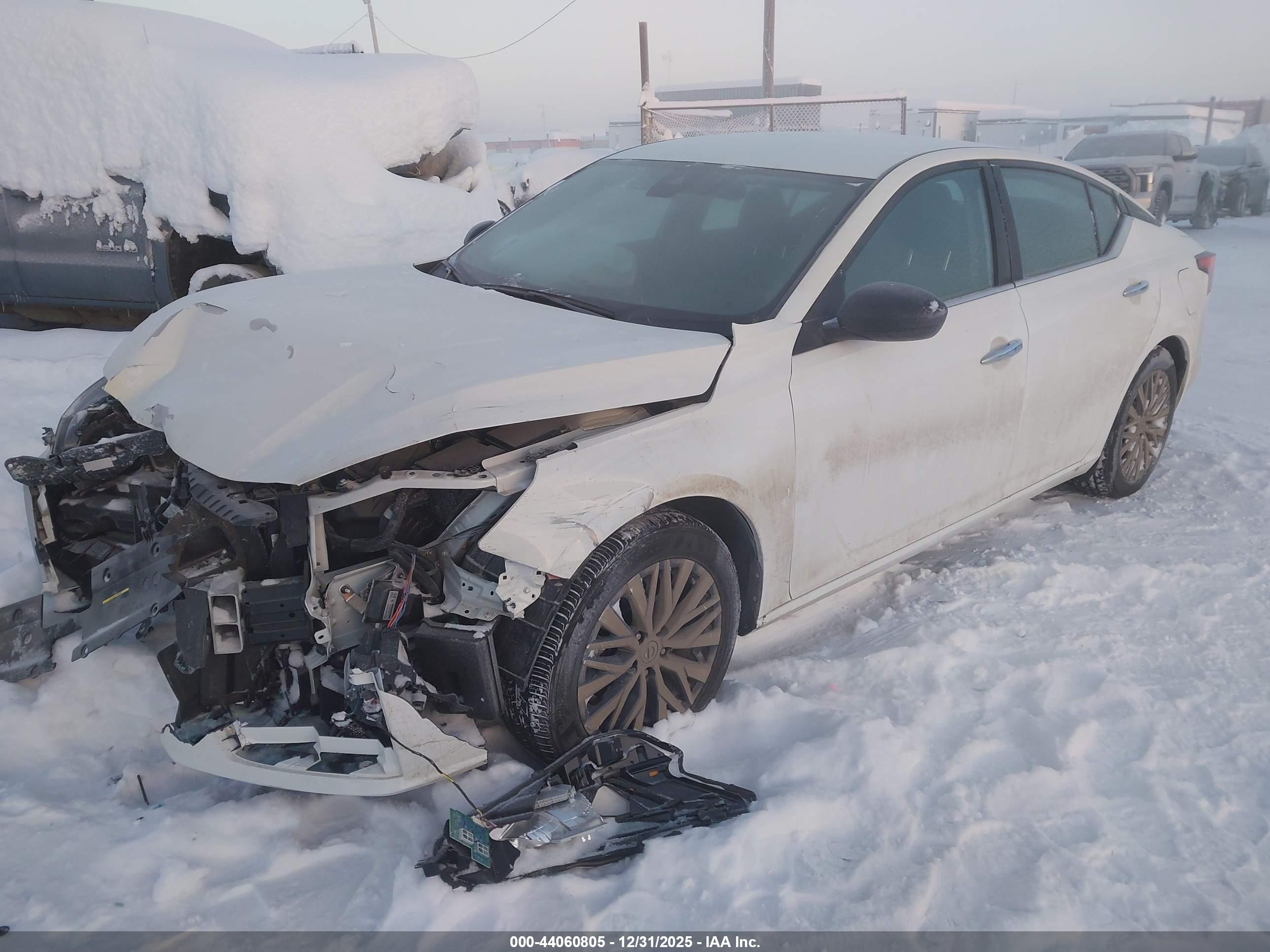 NISSAN ALTIMA image 2