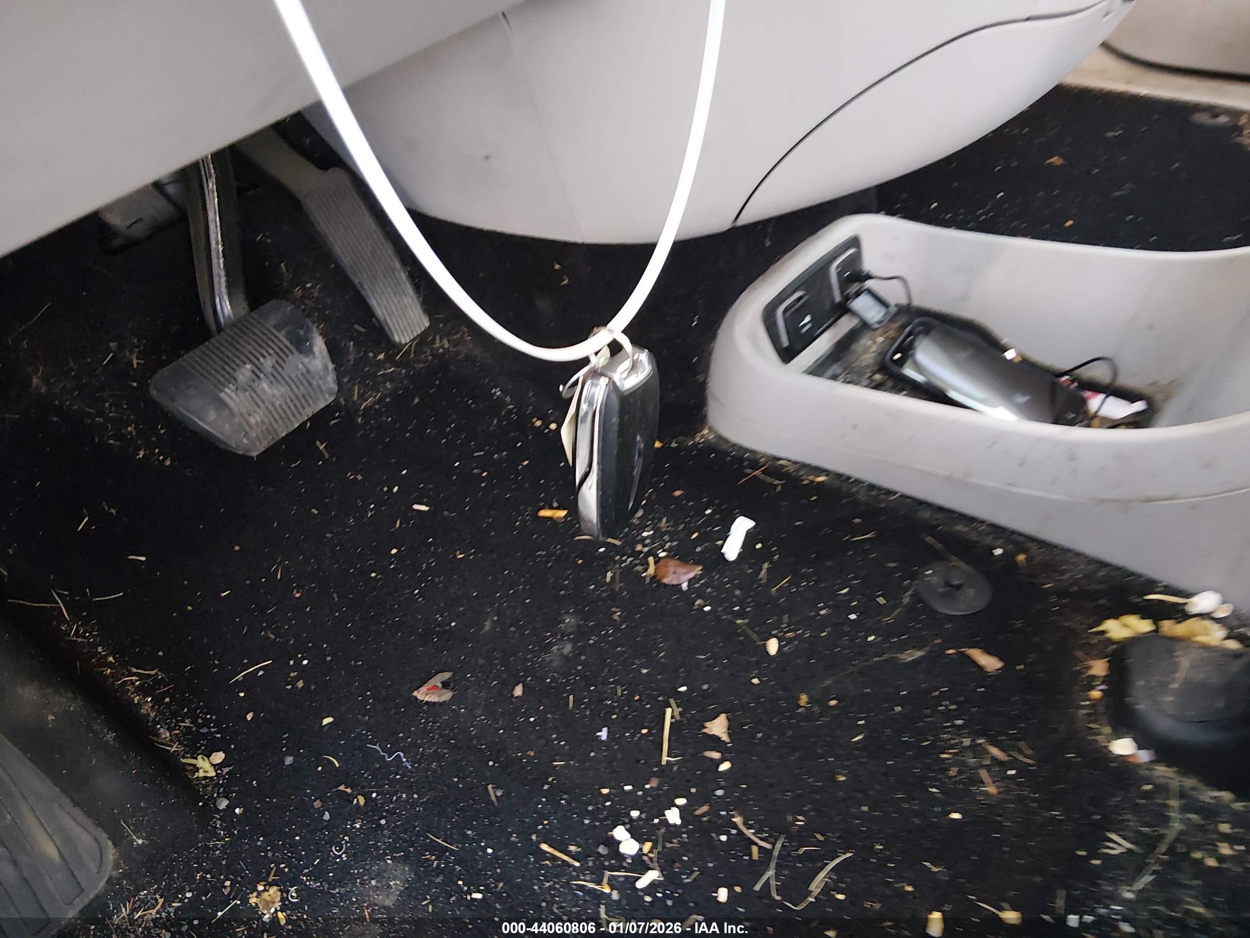 CHRYSLER PACIFICA image 11