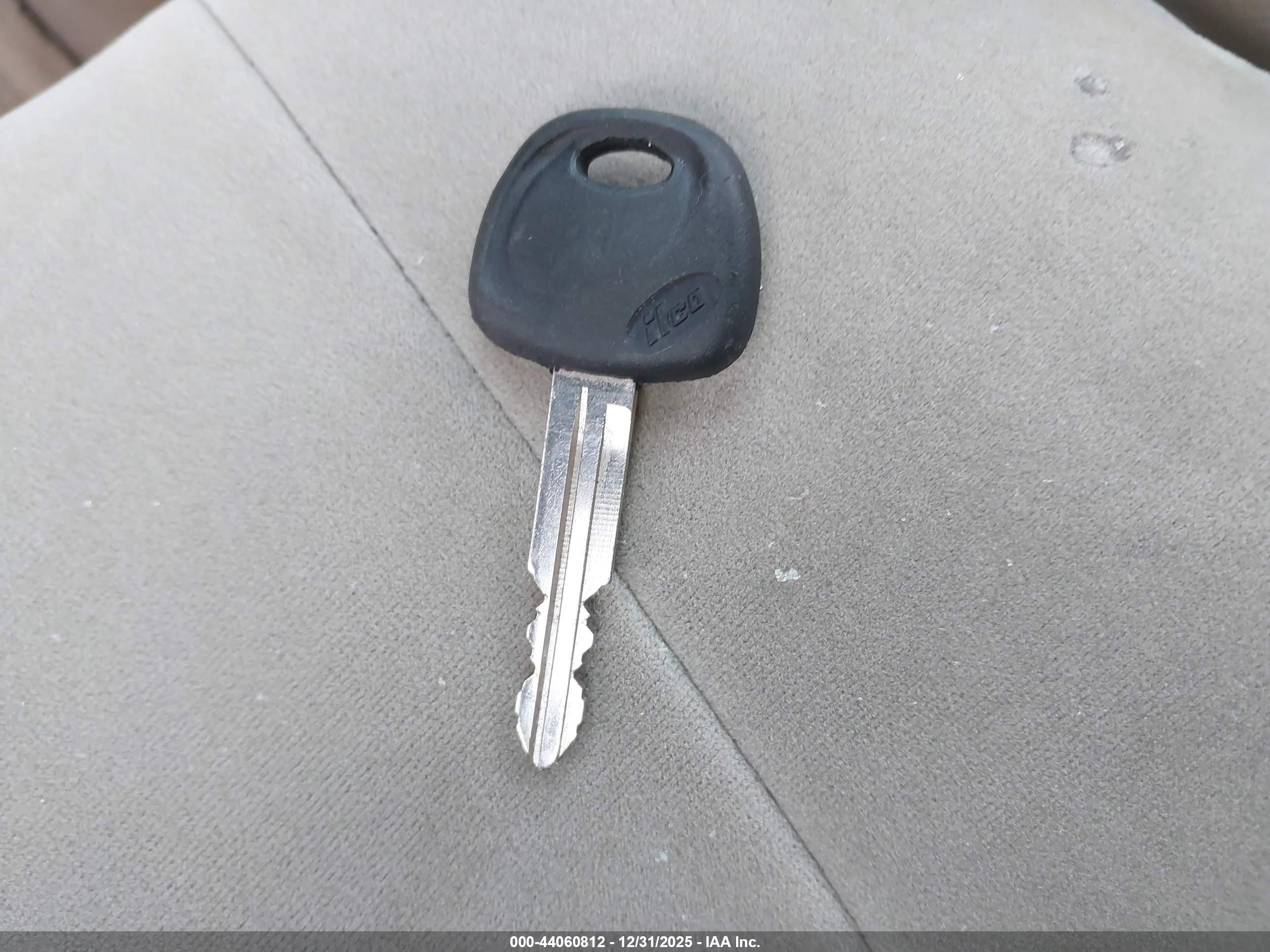KIA SPECTRA image 11