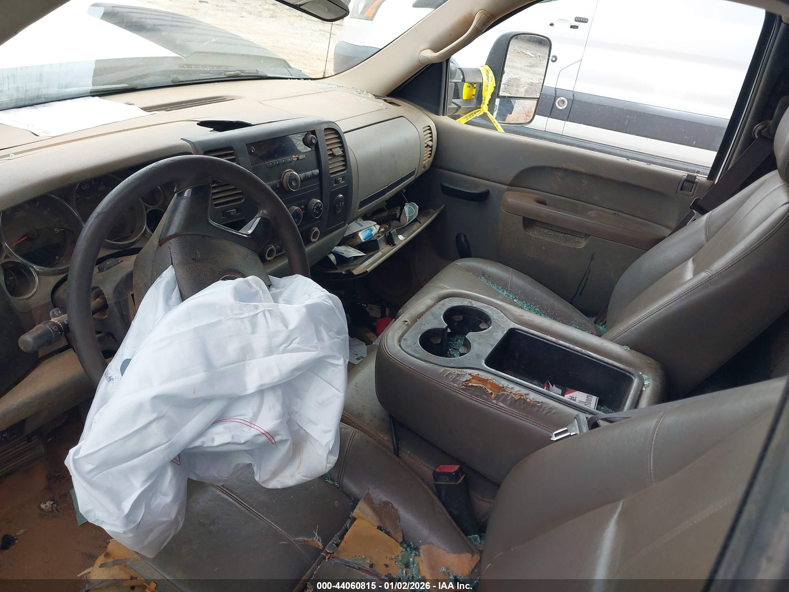 CHEVROLET SILVERADO image 7