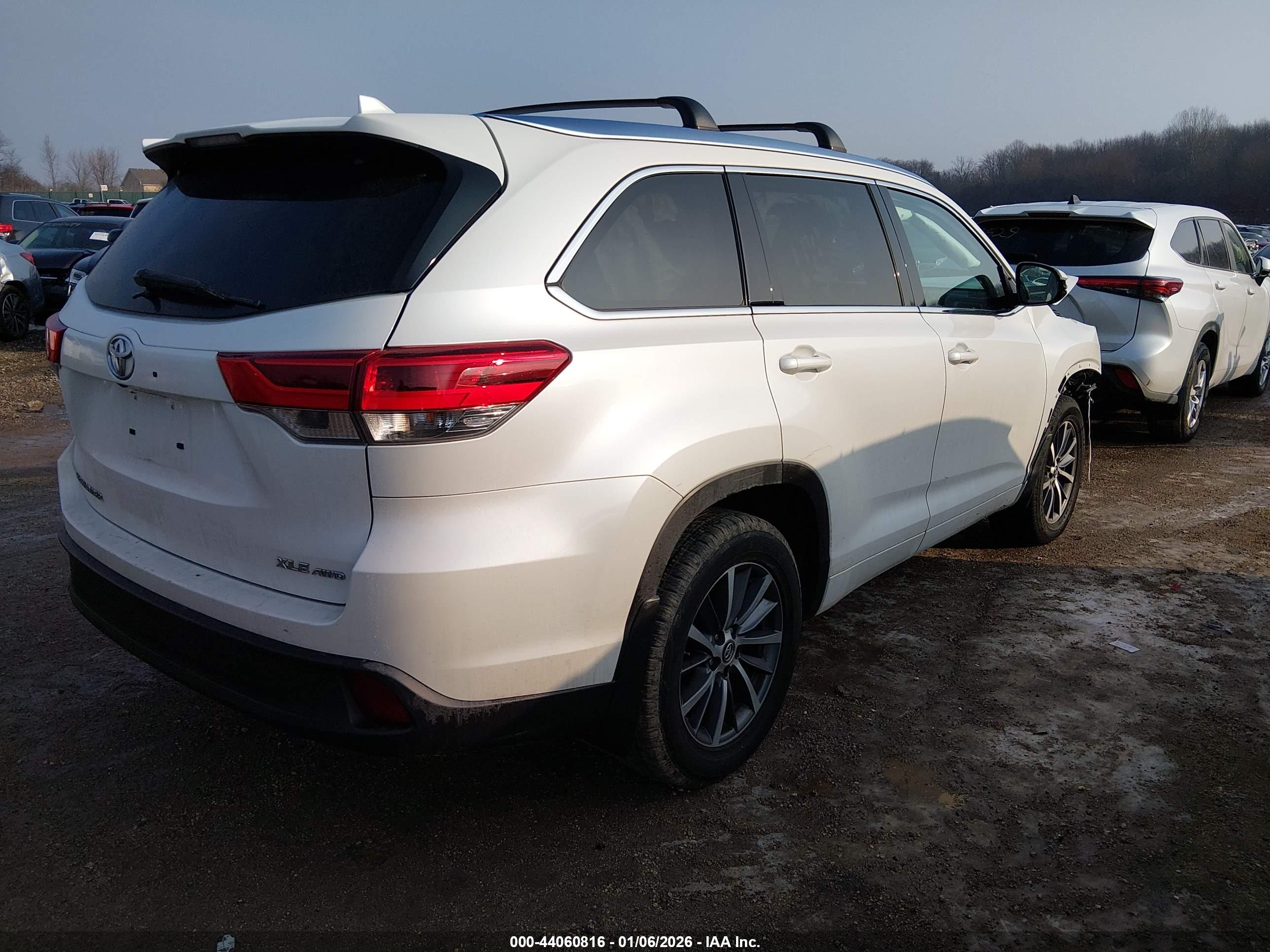 TOYOTA HIGHLANDER image 4