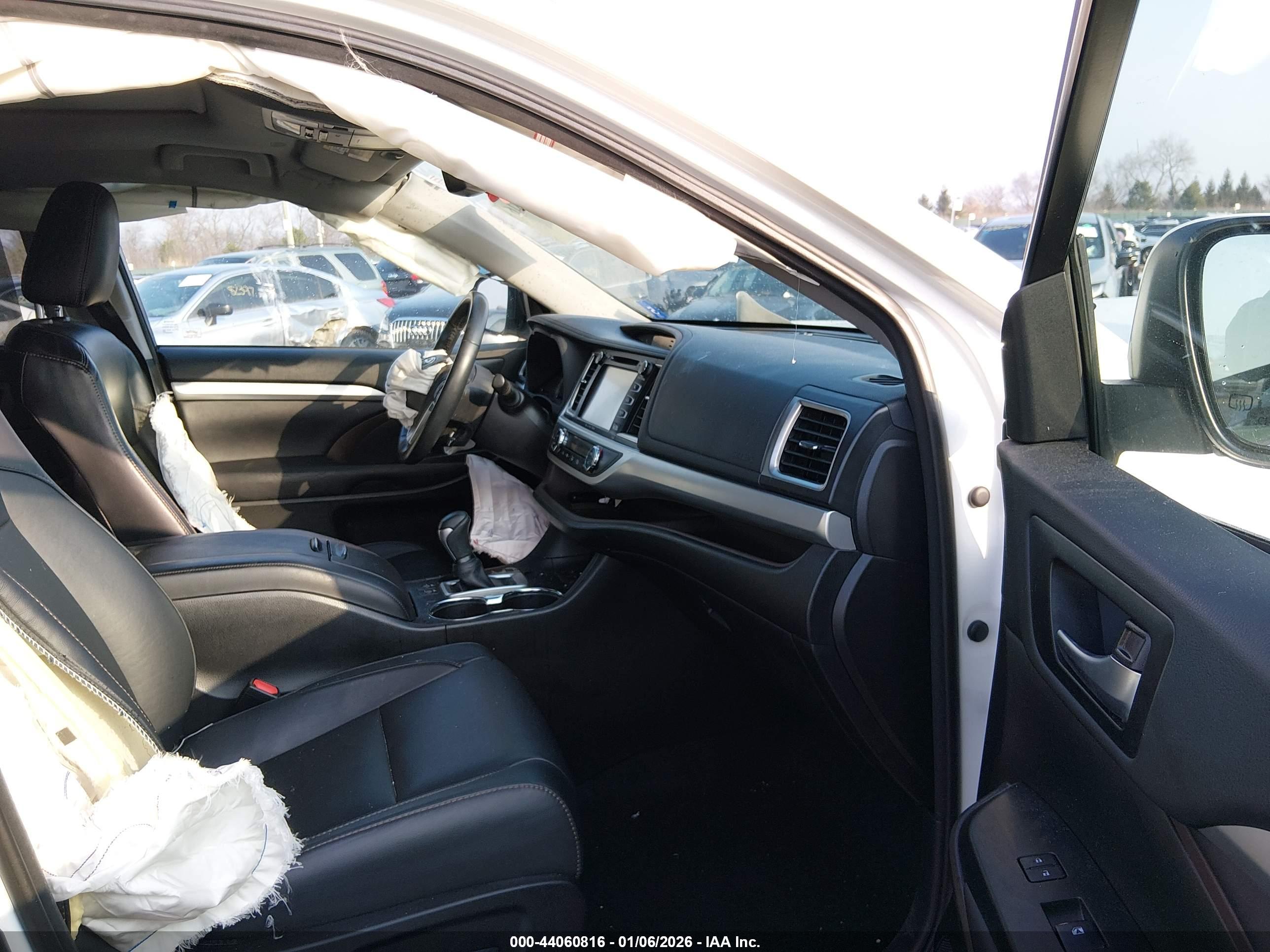 TOYOTA HIGHLANDER image 5