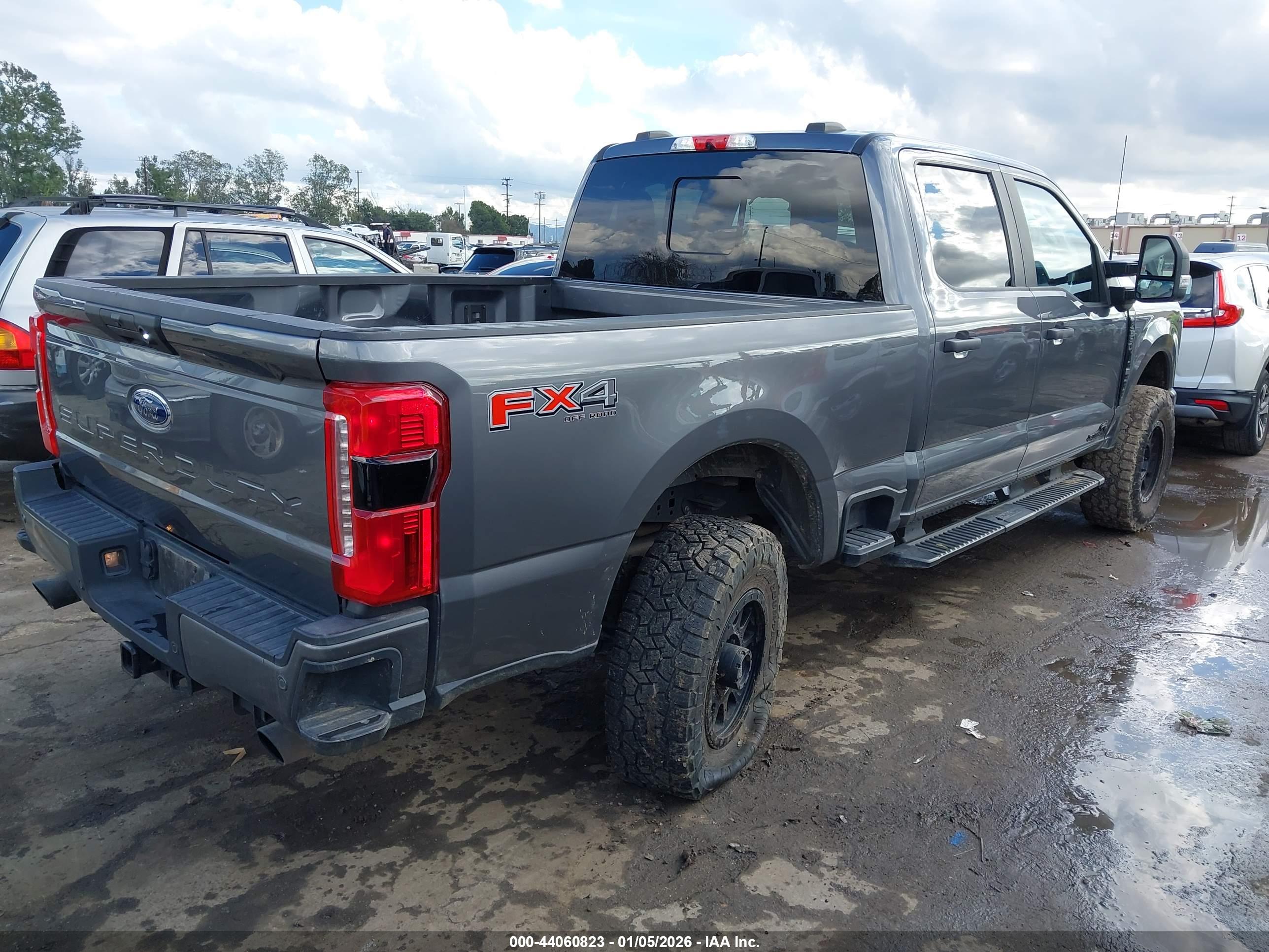 FORD F-250 image 4