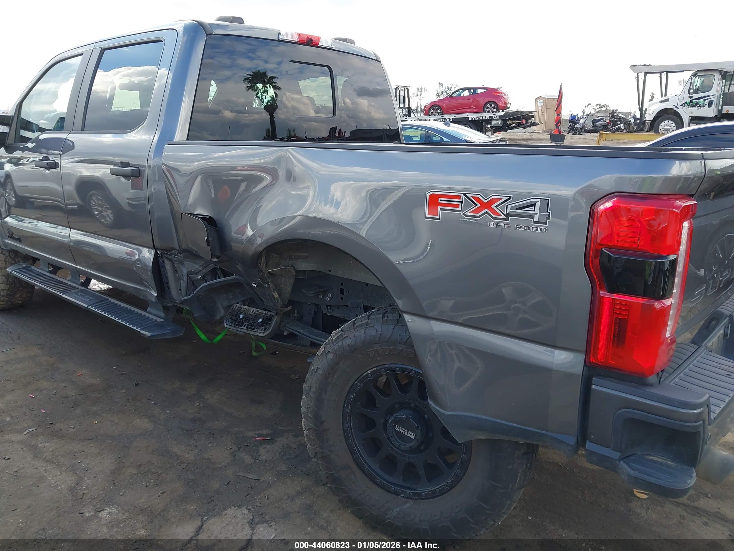 FORD F-250 image 6