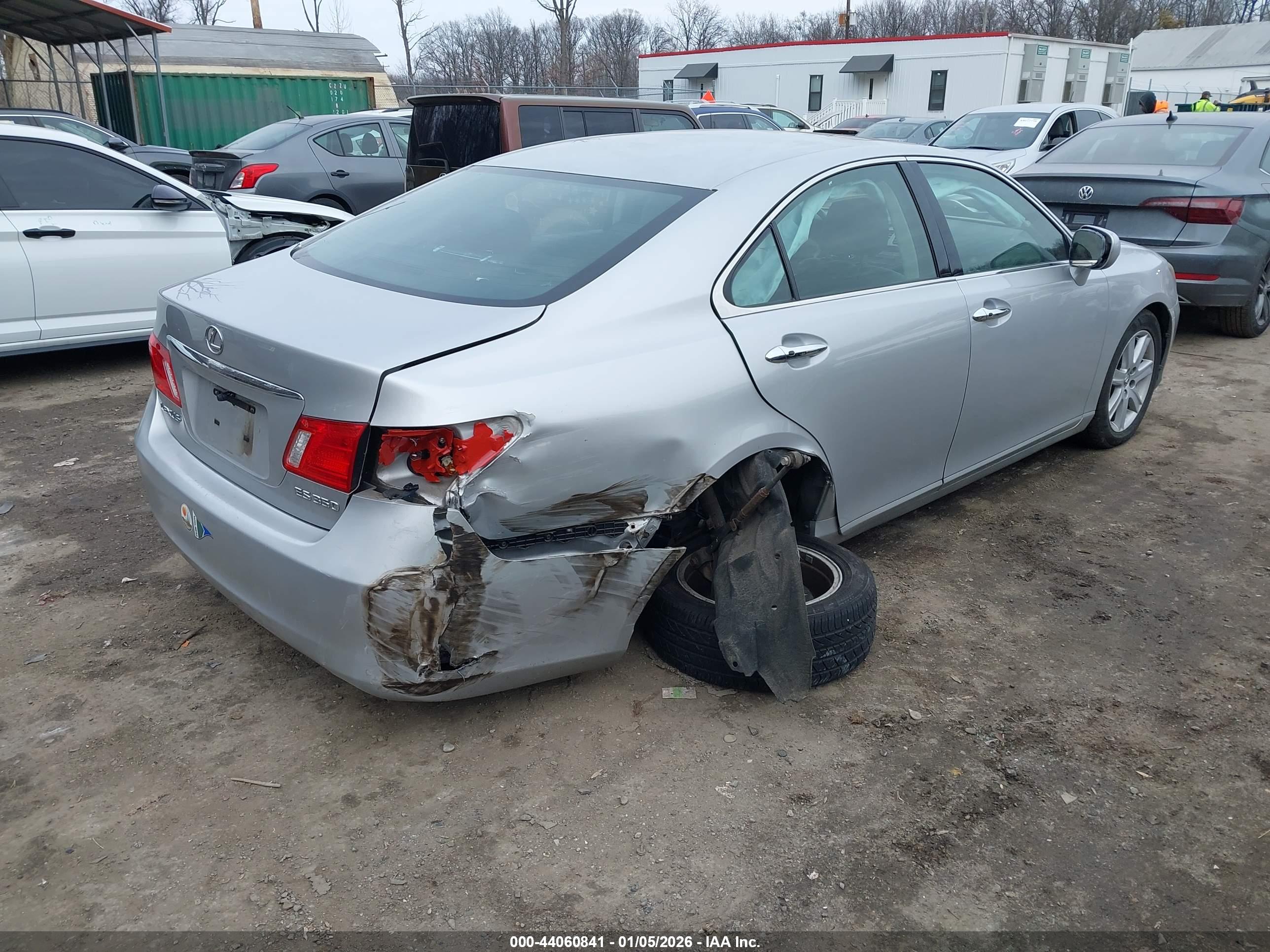 LEXUS ES image 4