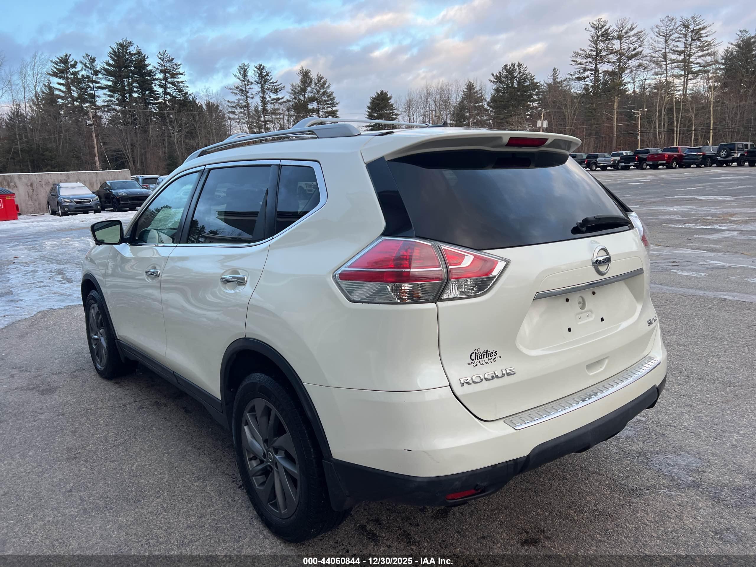 NISSAN ROGUE image 3