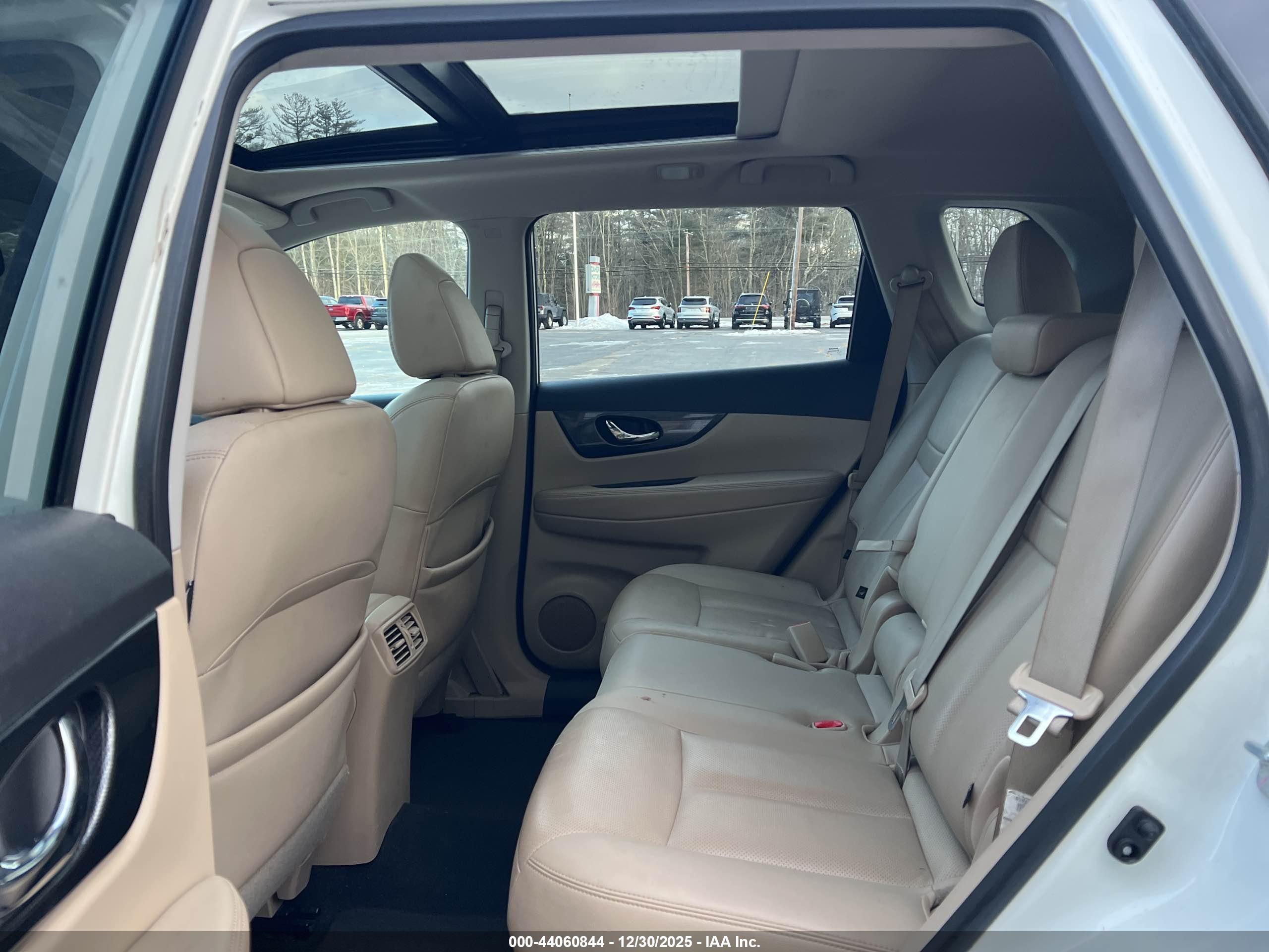 NISSAN ROGUE image 8