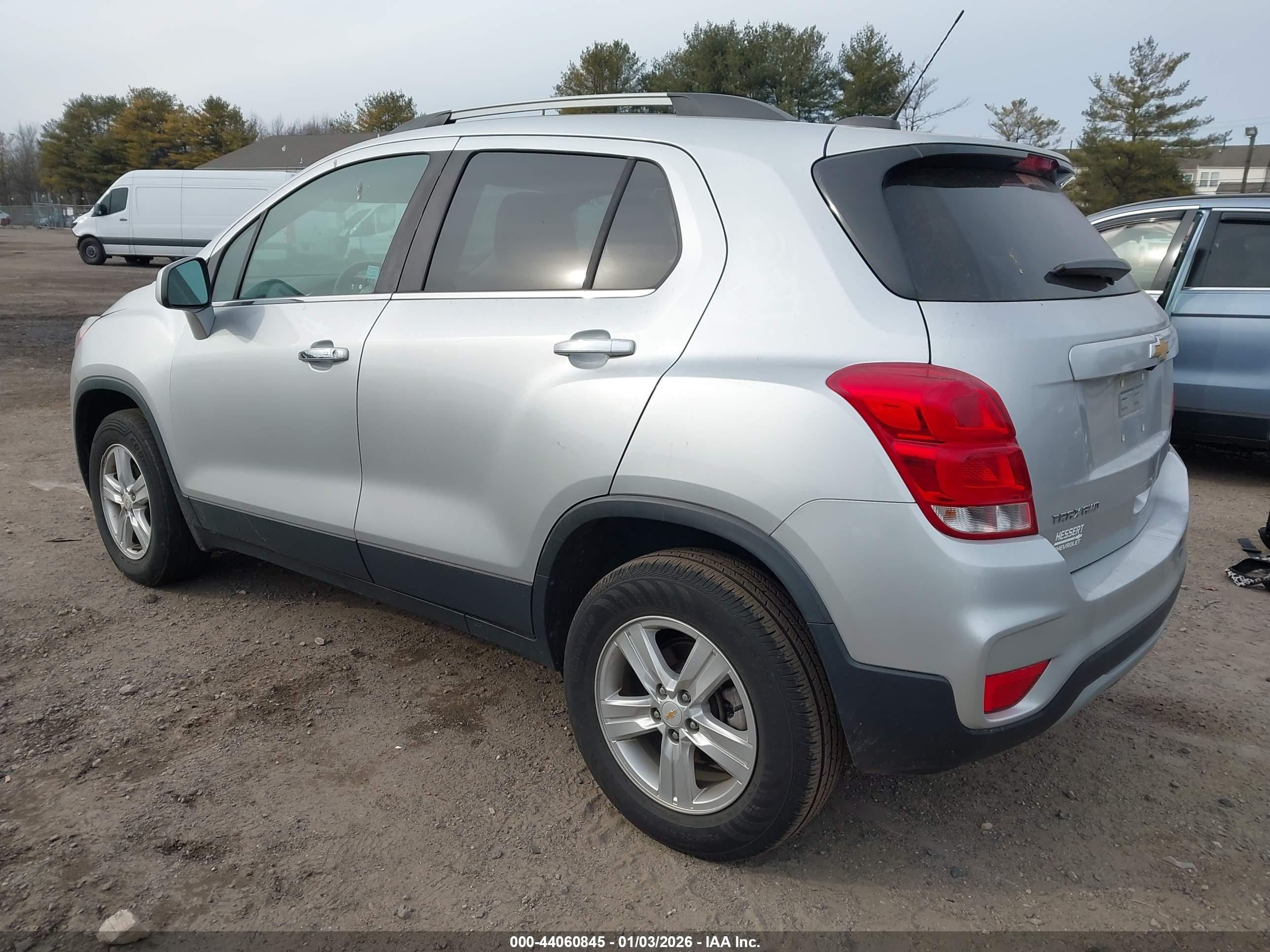 CHEVROLET TRAX image 3