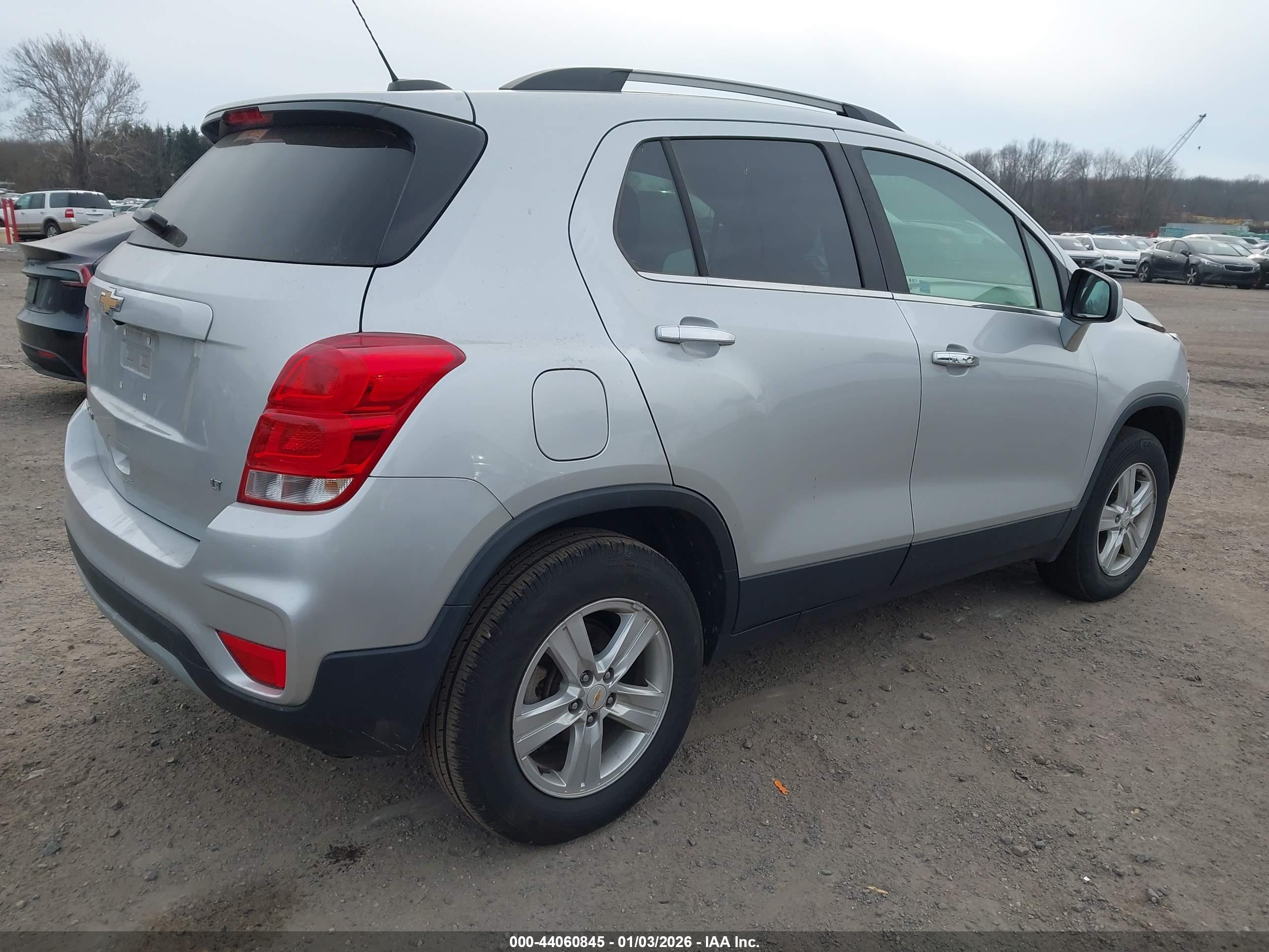 CHEVROLET TRAX image 4