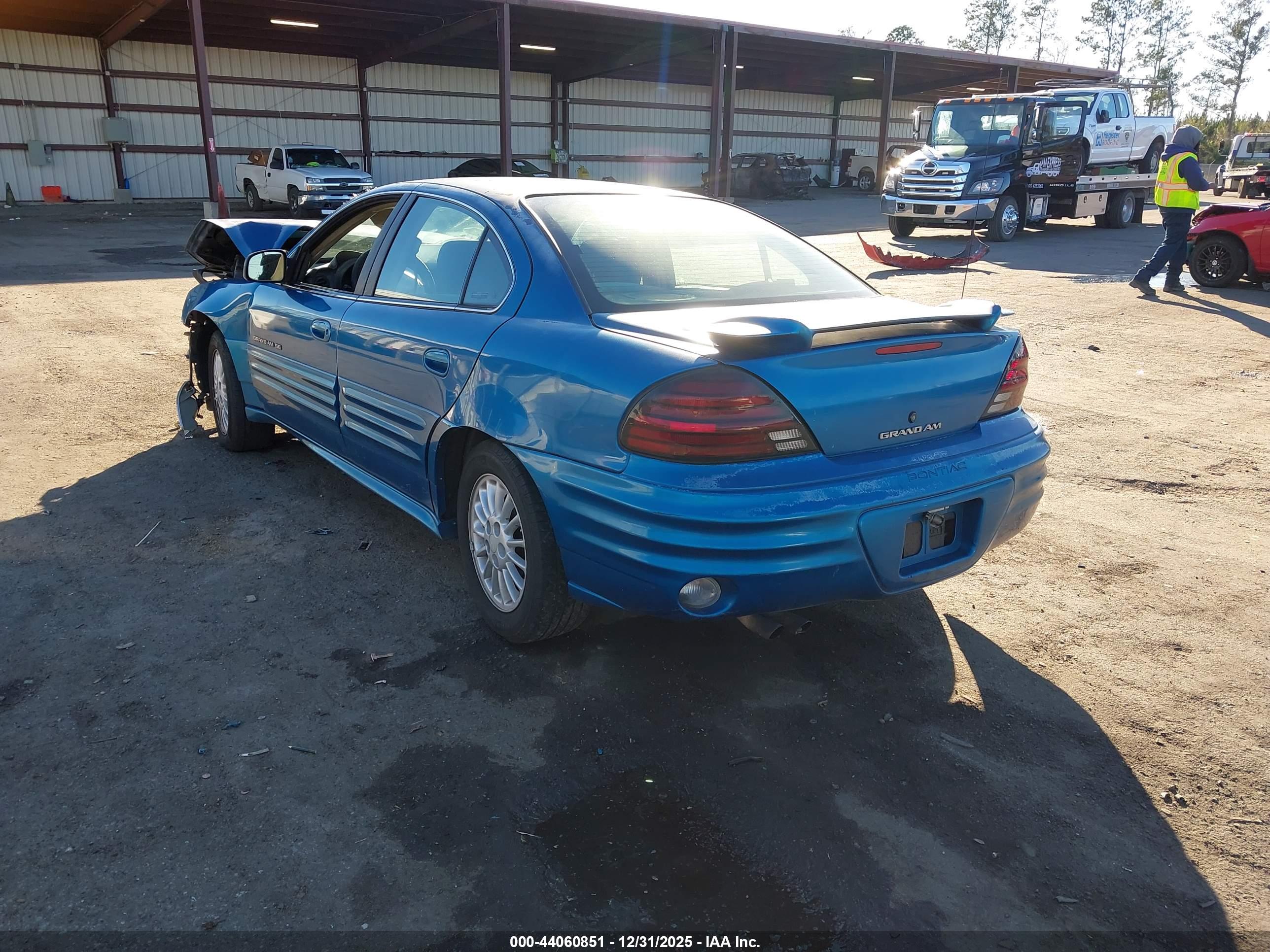 PONTIAC GRAND image 3