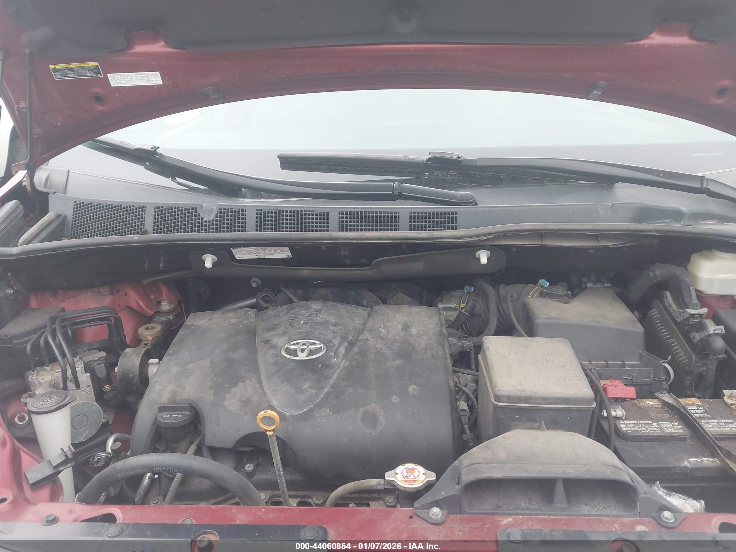 TOYOTA SIENNA image 10
