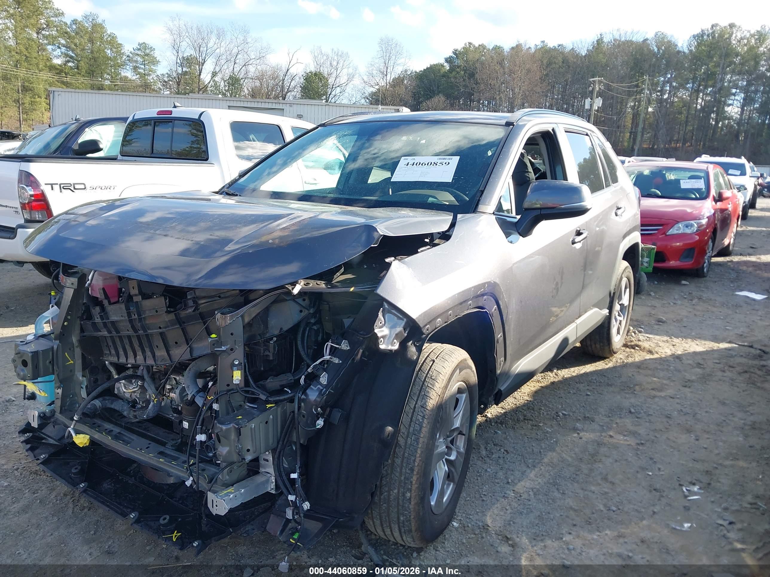 TOYOTA RAV4 image 2