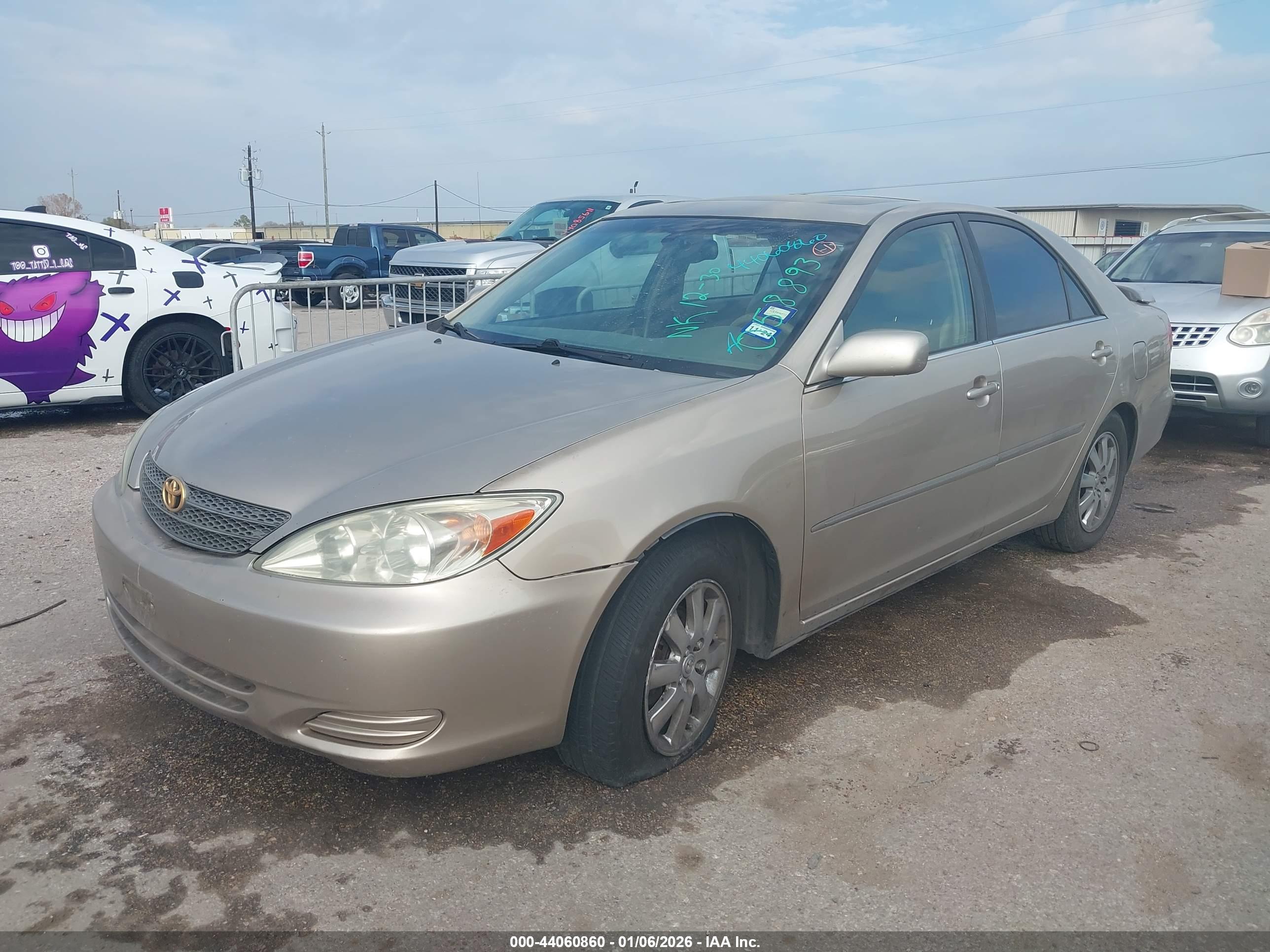 TOYOTA CAMRY image 2
