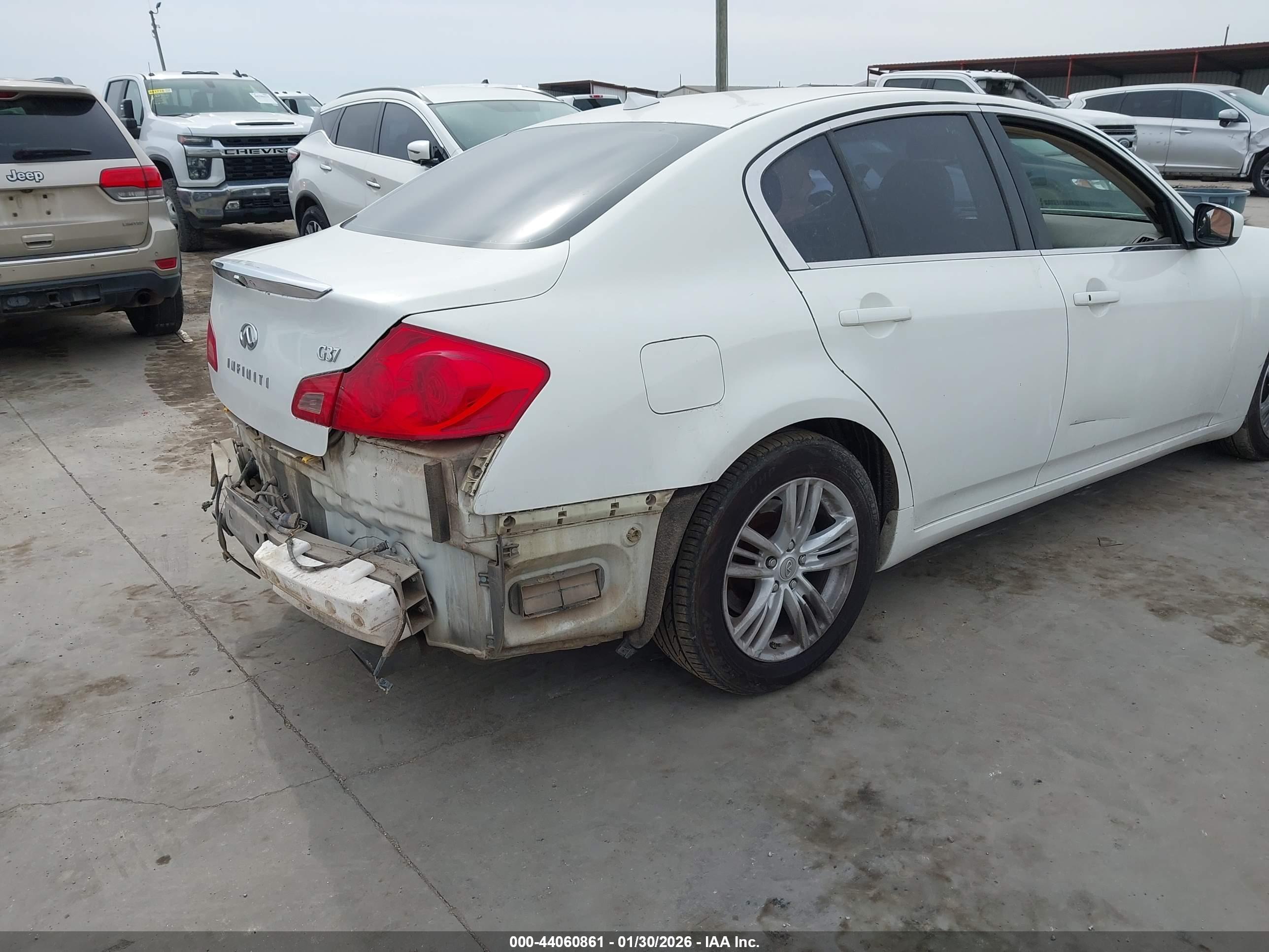 INFINITI G37 image 4