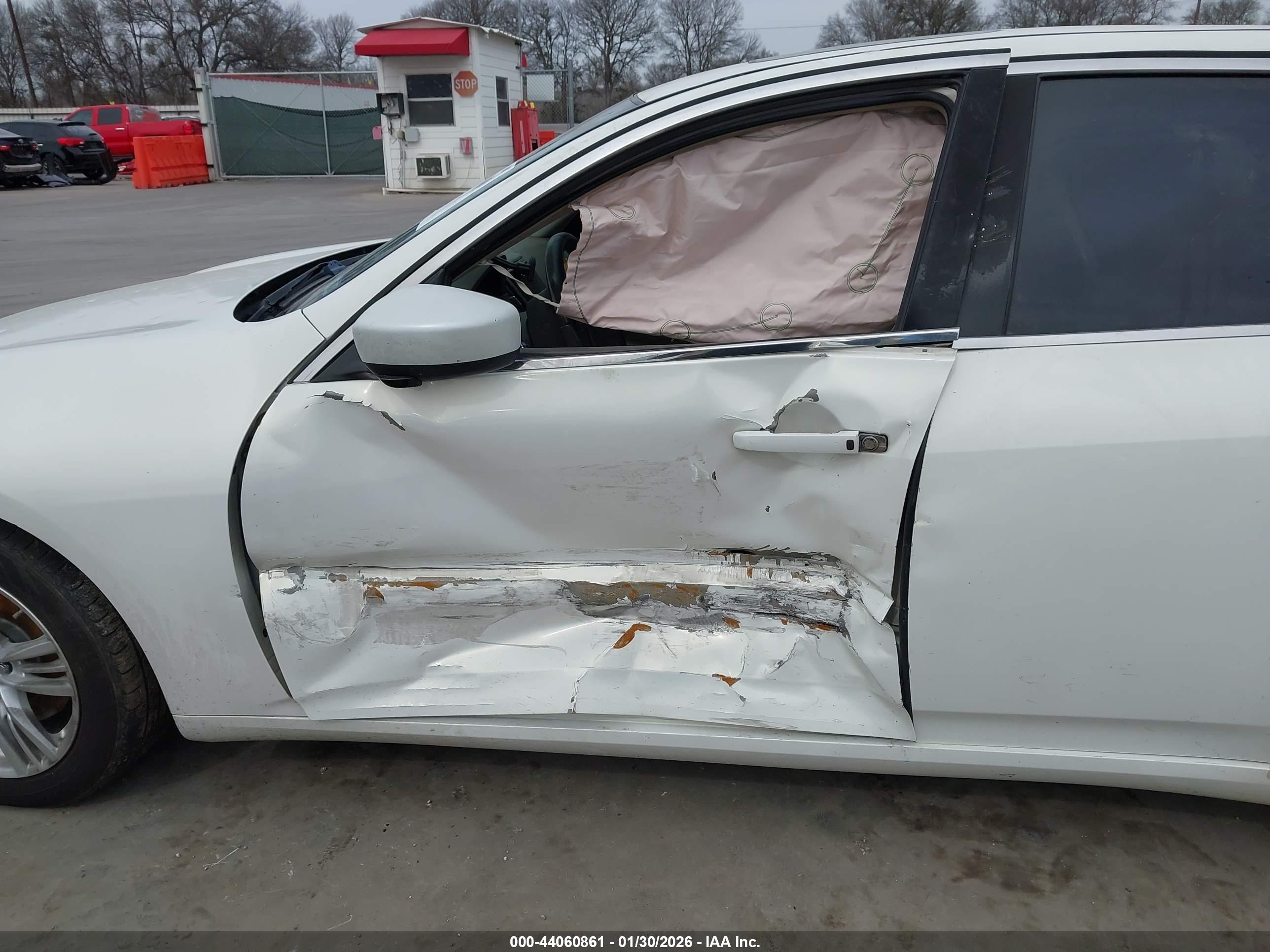 INFINITI G37 image 6