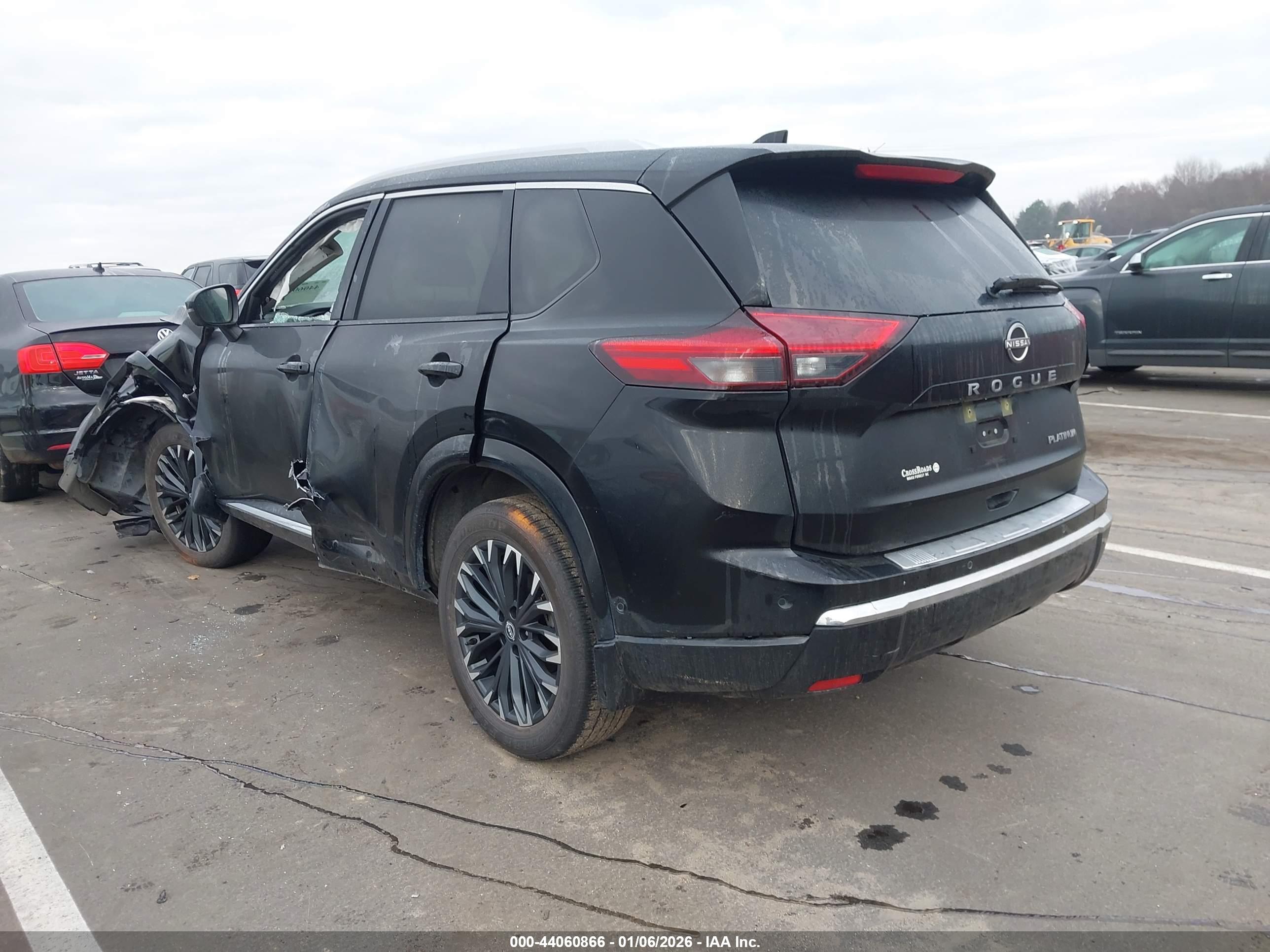NISSAN ROGUE image 3