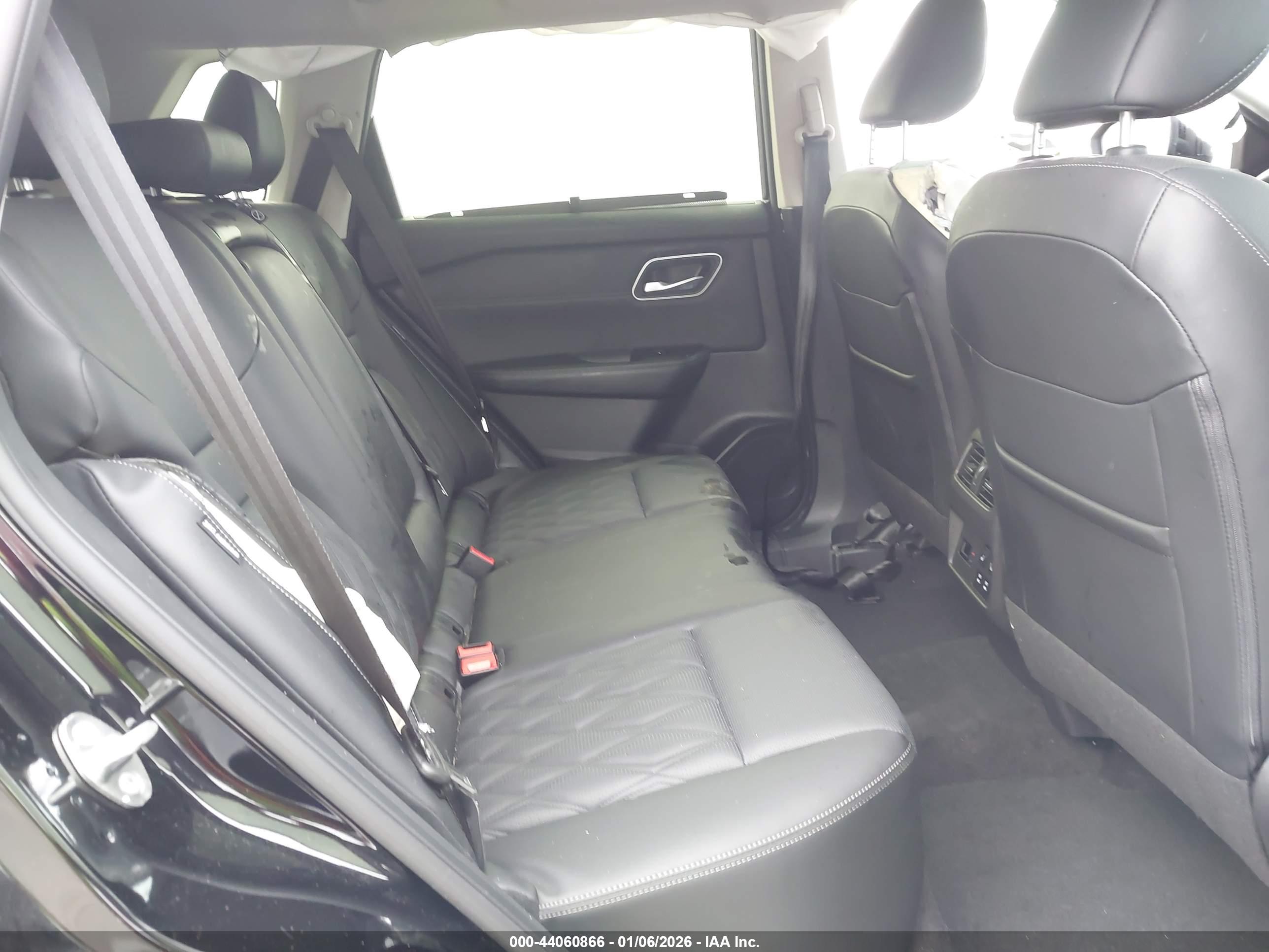 NISSAN ROGUE image 8