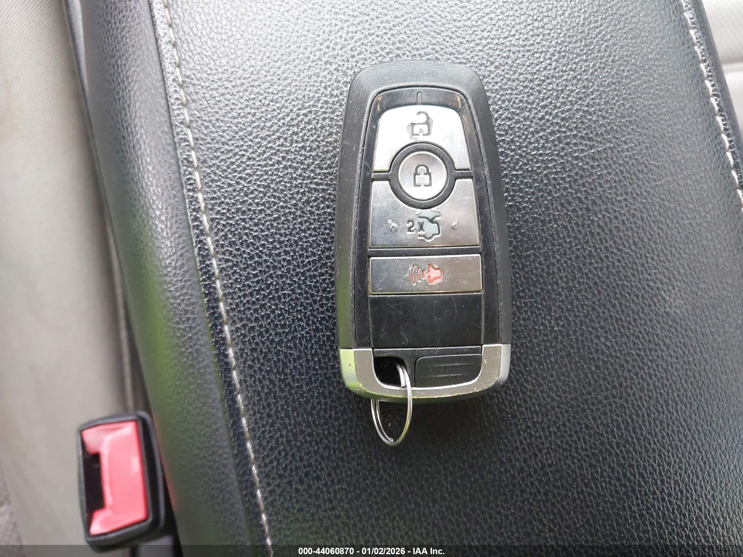 FORD FUSION image 11