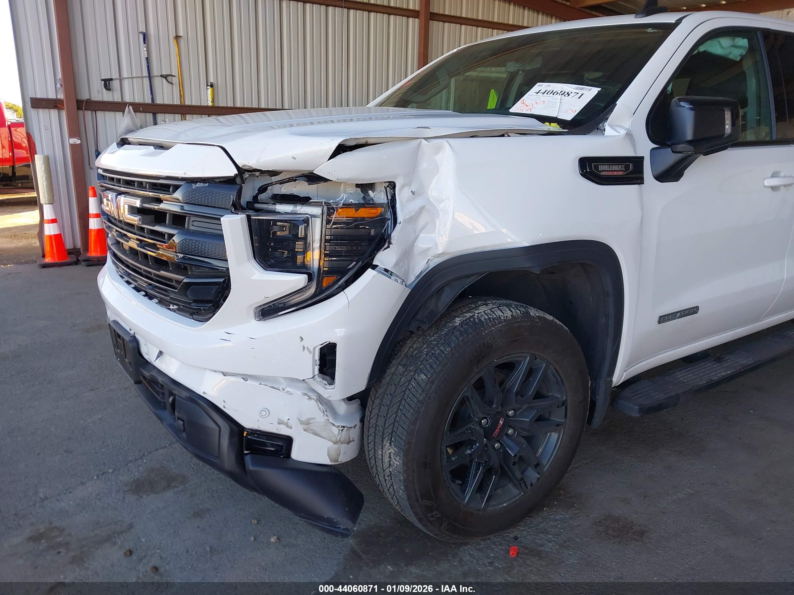 GMC SIERRA image 6