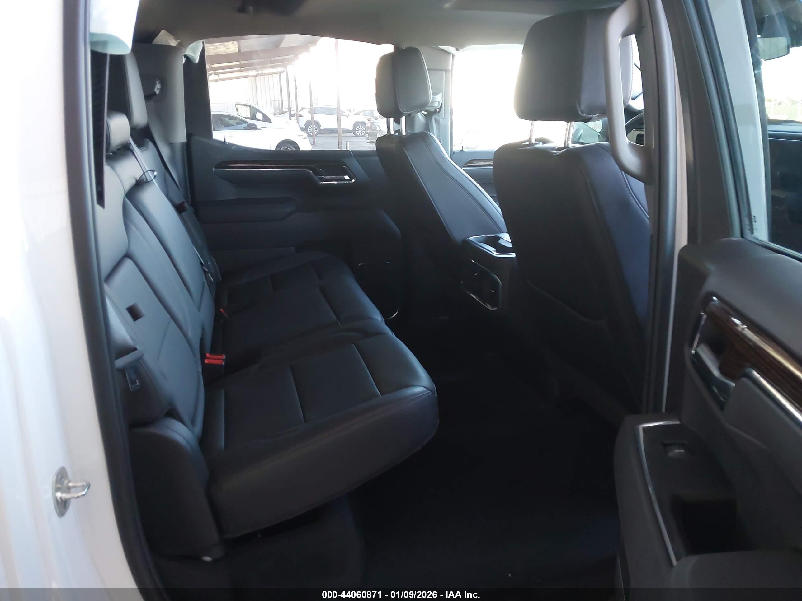 GMC SIERRA image 8