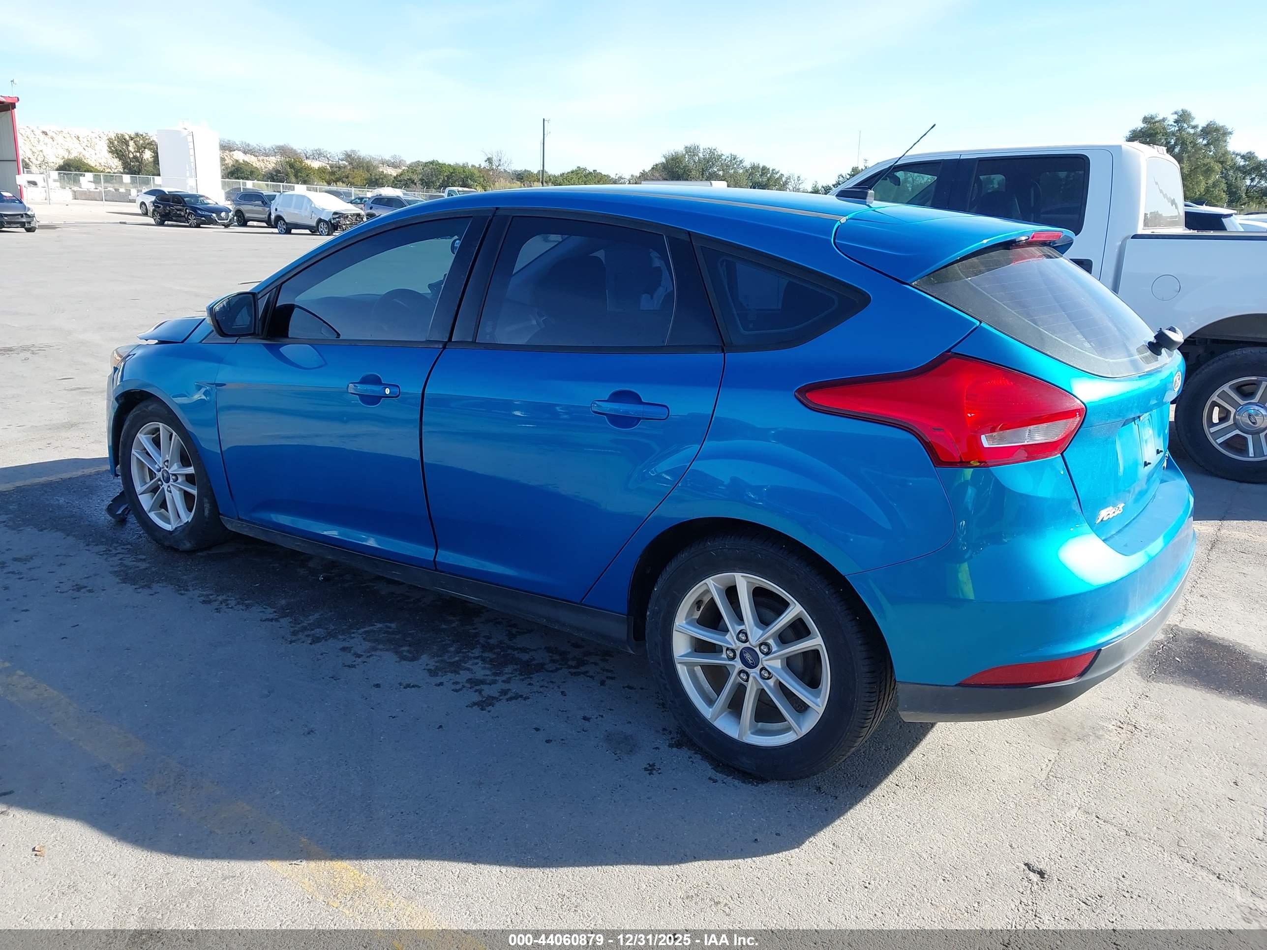 FORD FOCUS image 3